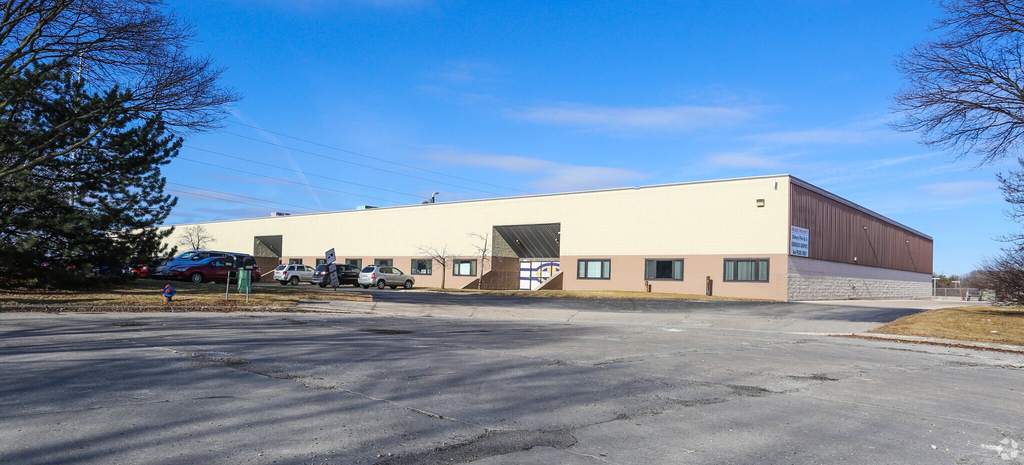 8300-8308 W Parkland Ct, Milwaukee, WI for Rent