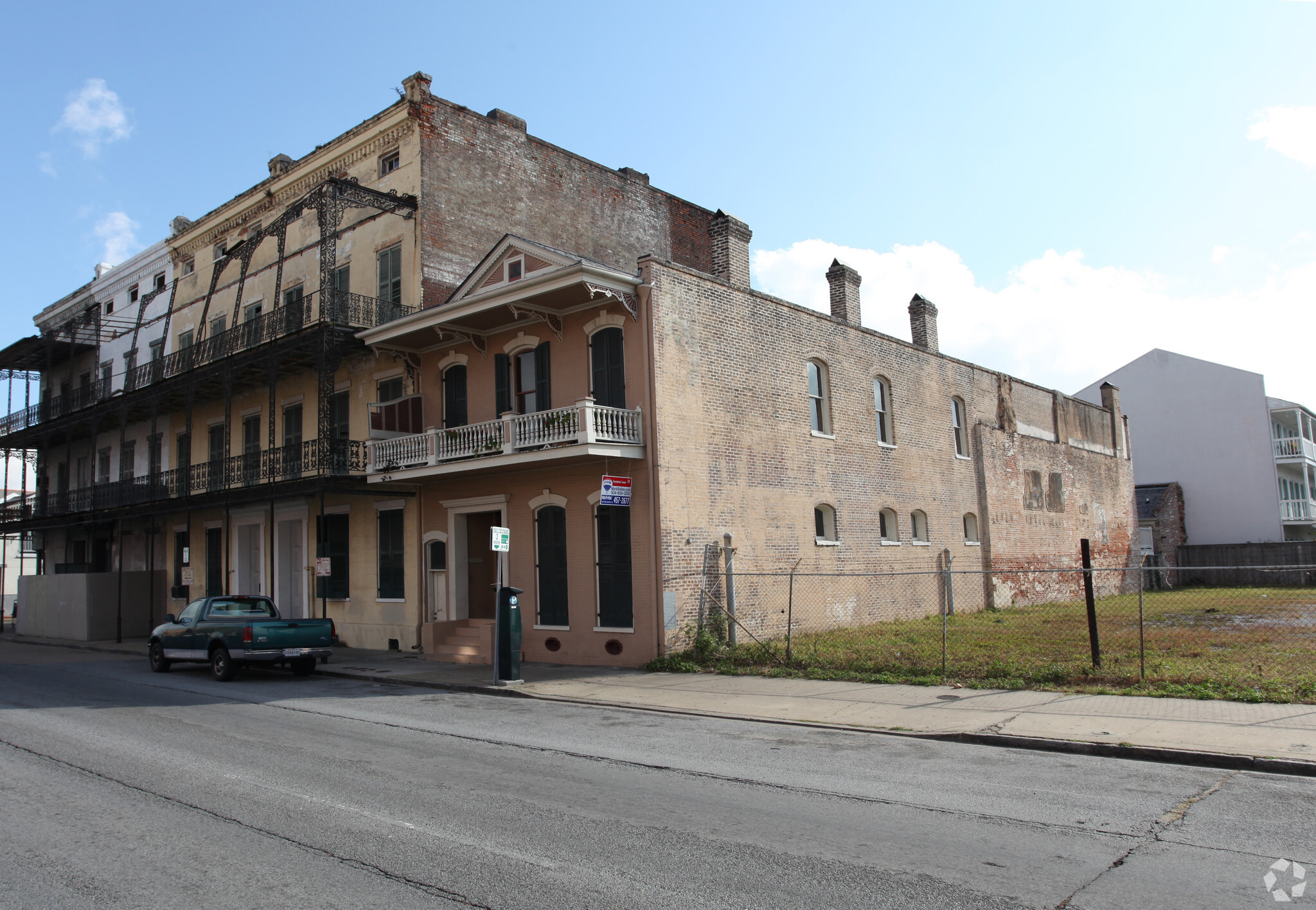 528 Rampart St, New Orleans, LA for Sale