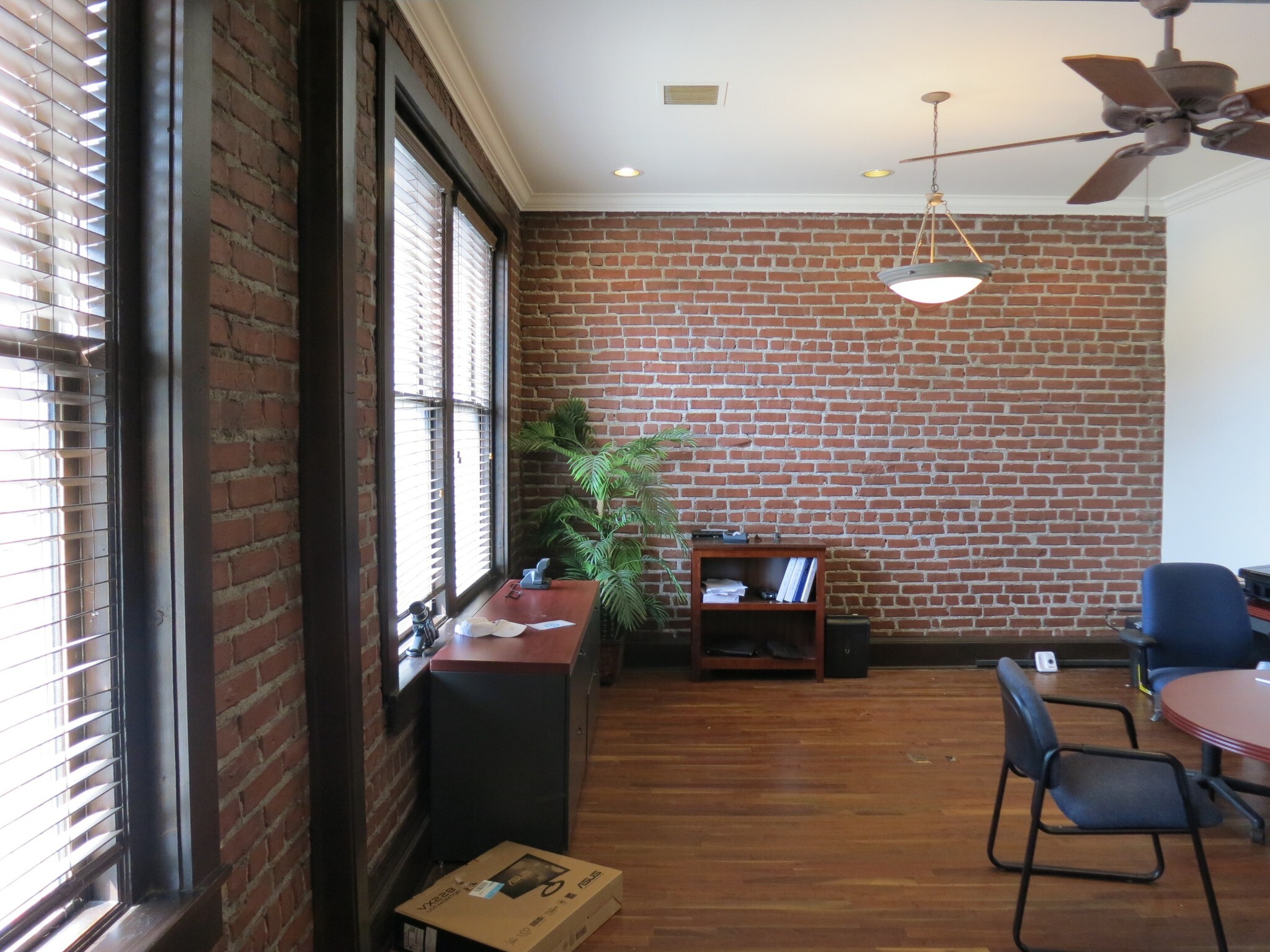 914 E Douglas Ave Wichita, KS 67202 Retail Property for Lease on