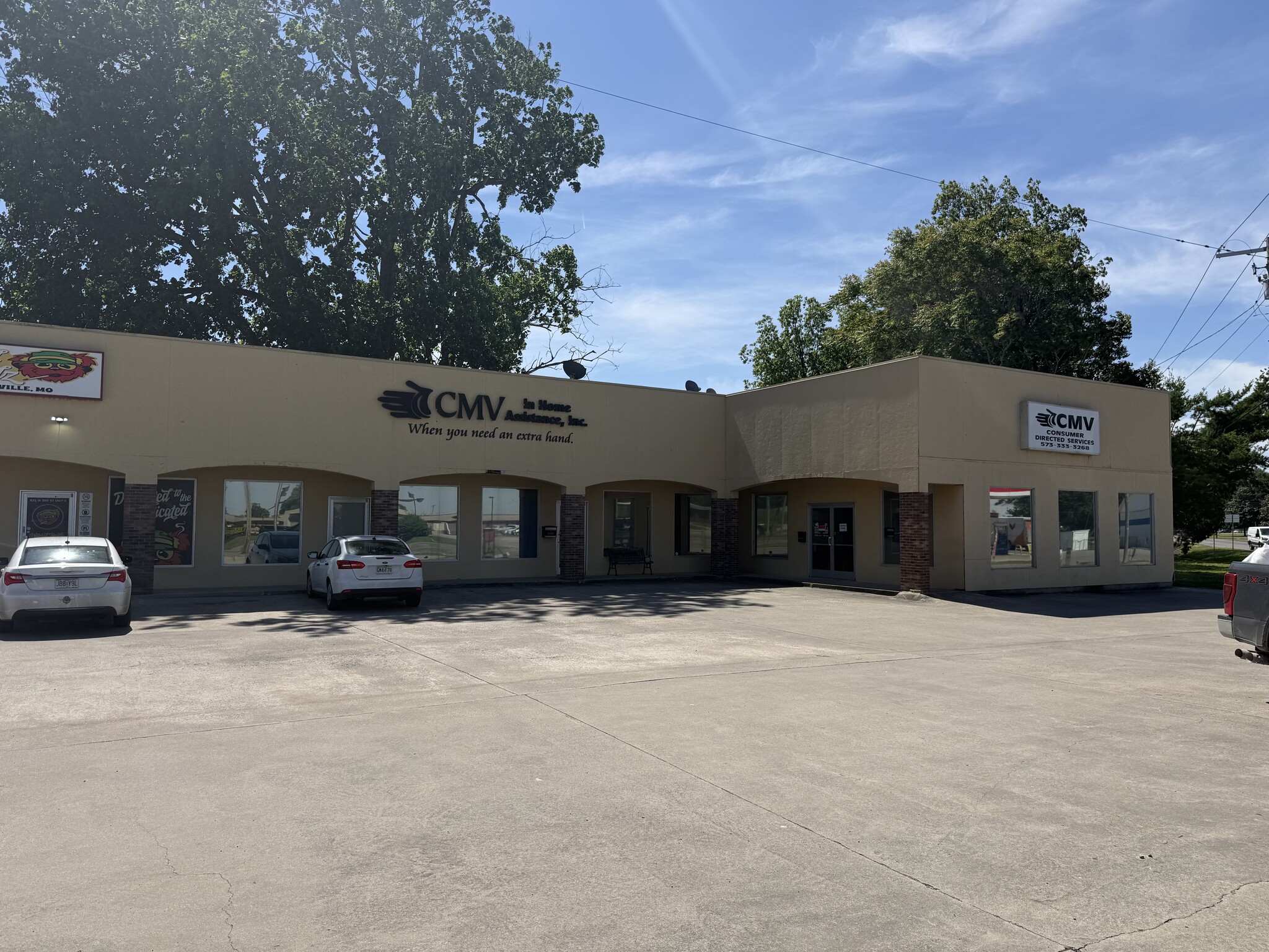 825 W 3rd St, Caruthersville, MO for Rent