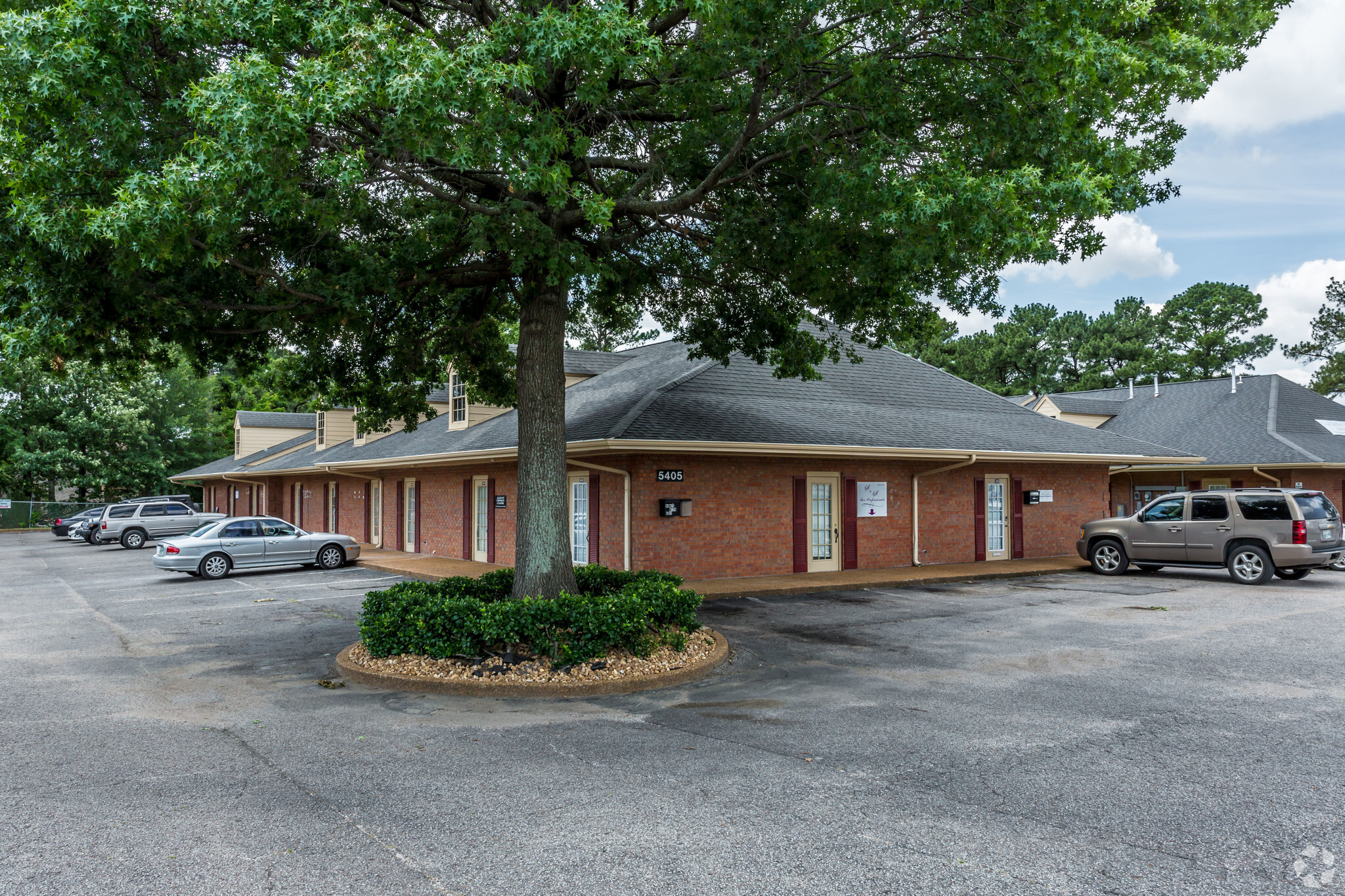 5405 Fox Plaza Dr, Memphis, TN for Rent