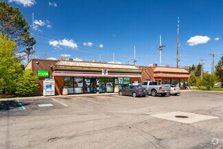 1009-1015 Crescent Lk Rd