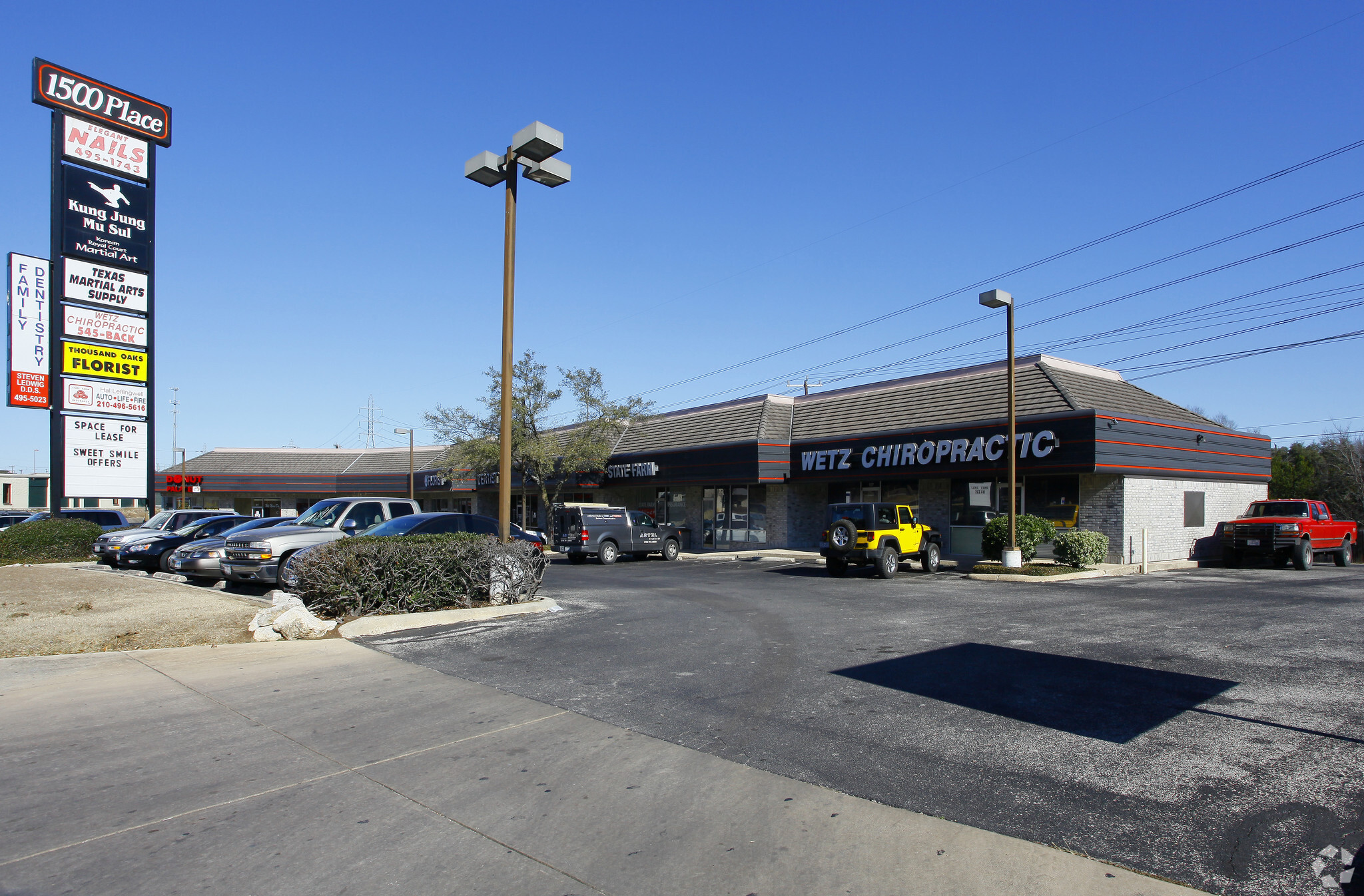 1583 Thousand Oaks Dr, San Antonio, TX for Rent