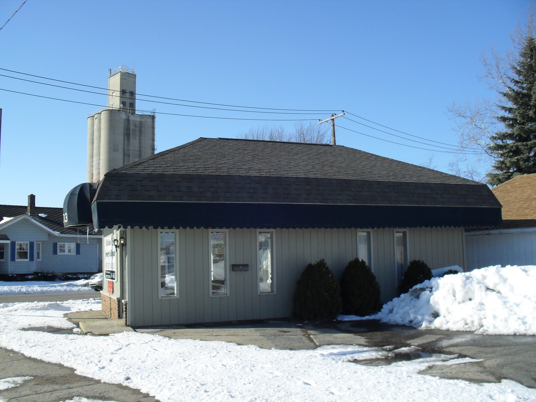 803 E Huron Ave Bad Axe, MI 48413 Office Property for Sale on