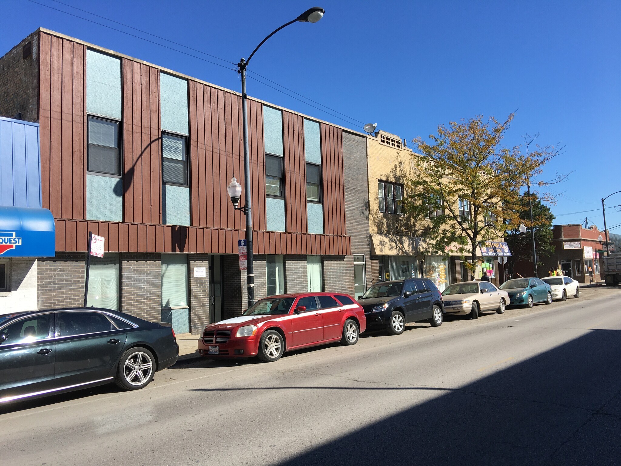 5640-5642 W Diversey Ave, Chicago, IL for Rent