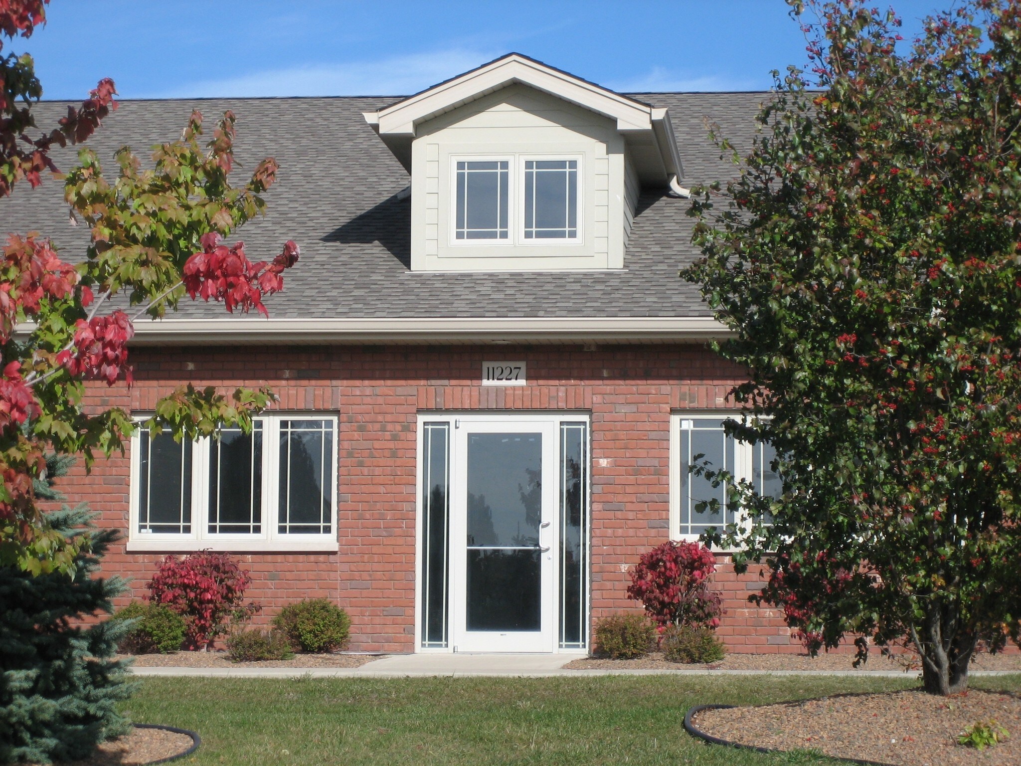 11227-11233 W Distinctive Dr, Orland Park, IL for Sale