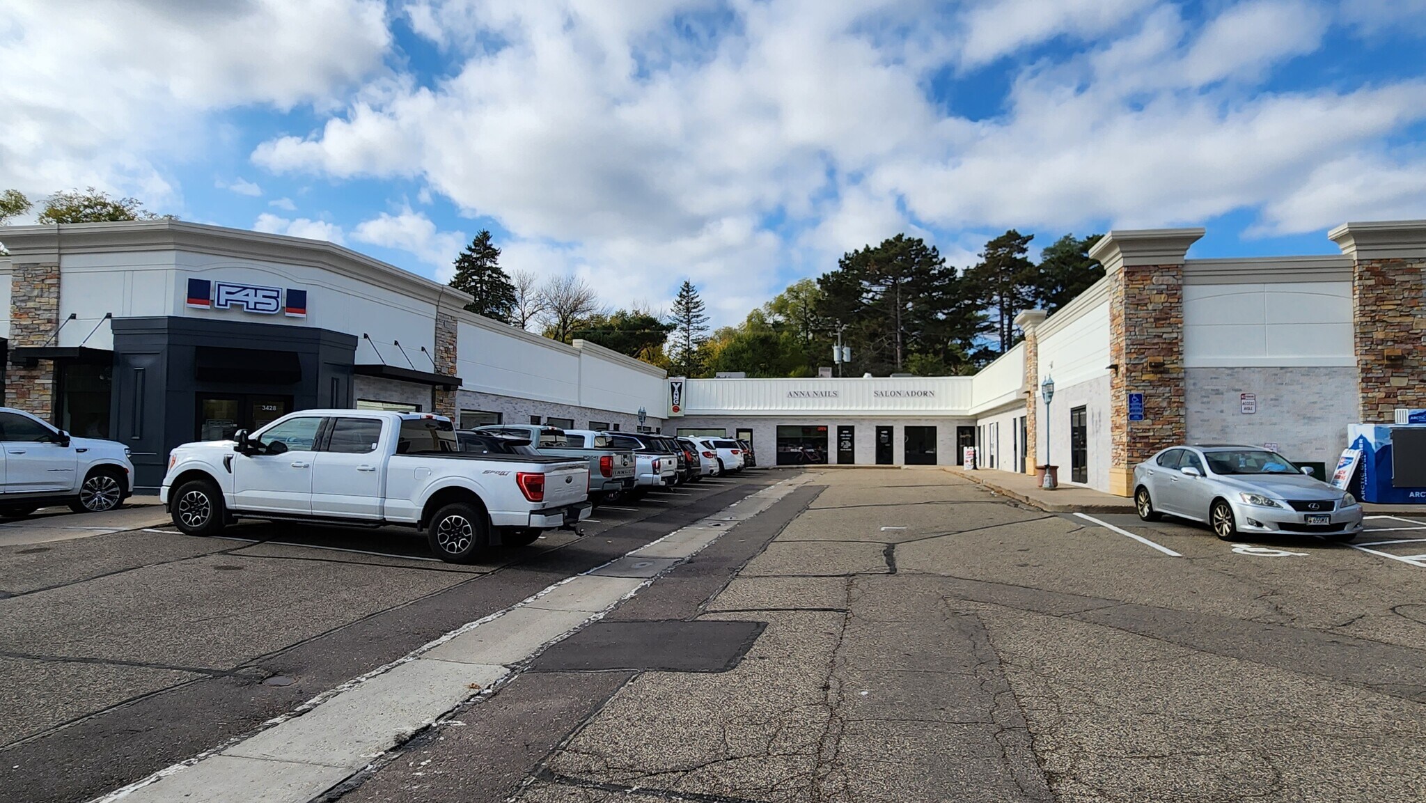 3408 County Road 101 Wayzata, MN 55391 Retail Property for Sale on