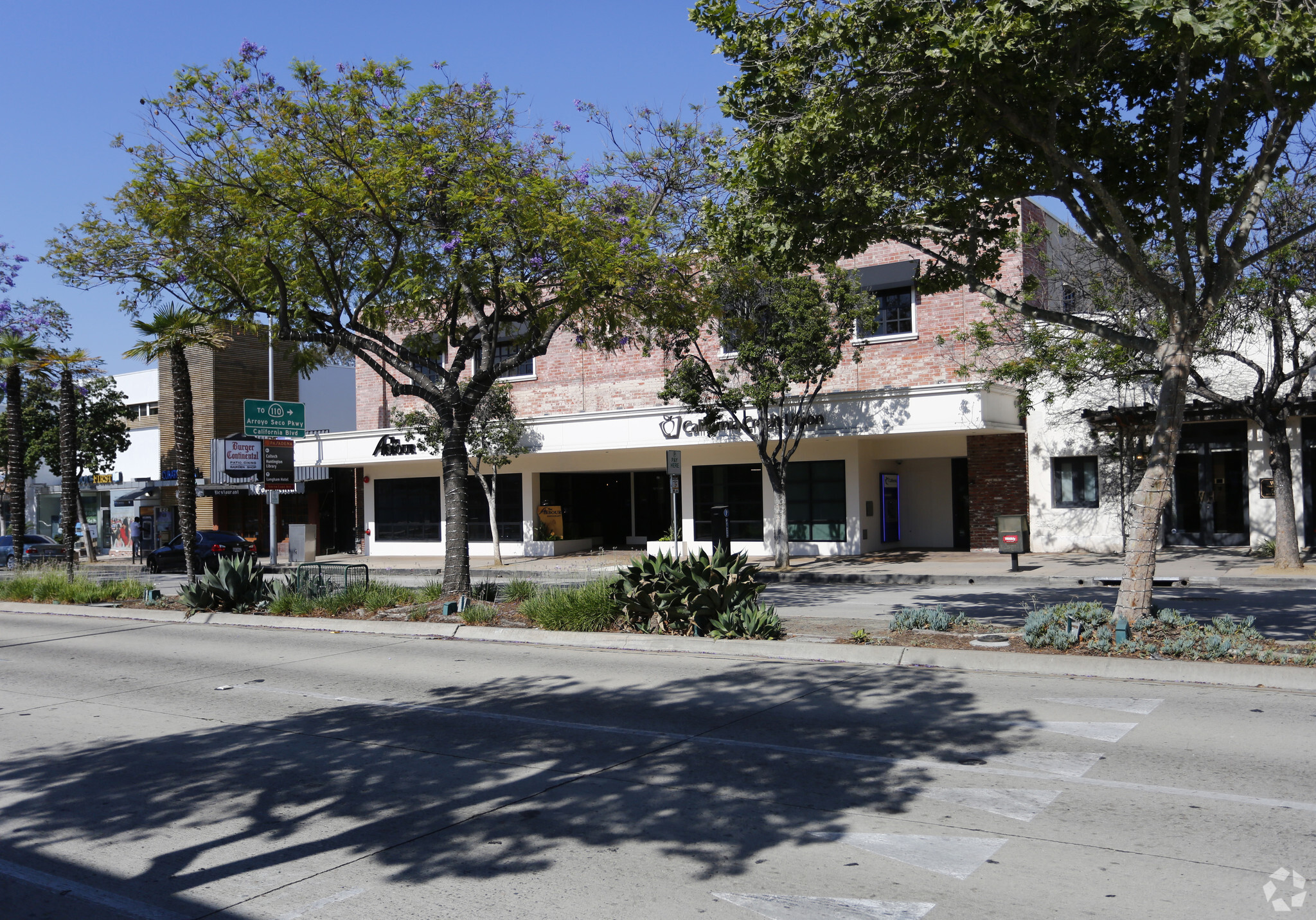 527 S Lake Ave, Pasadena, CA for Rent