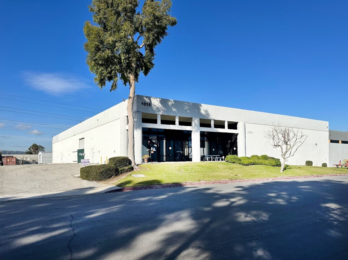 1315 S Johnson Dr, City Of Industry, CA for Rent