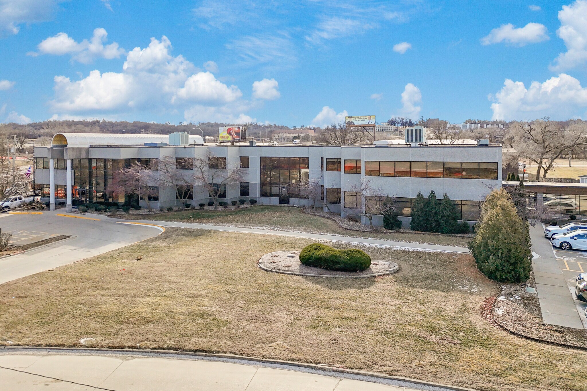 2100 Fleur Dr, Des Moines, IA for Sale