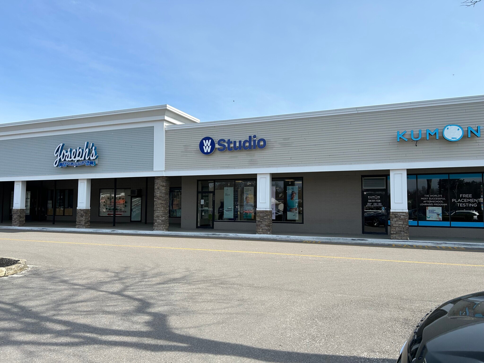 221303 E Central St Franklin, MA 02038 Shopping Center Property for