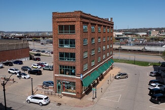 Dubuque, IA Retail - 100 Main St