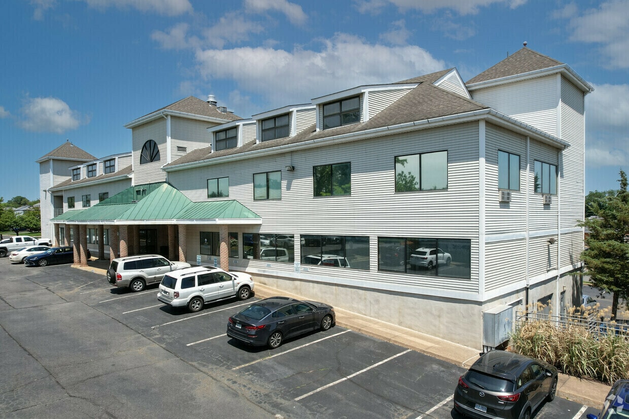 602 S King St, Leesburg, VA for Rent