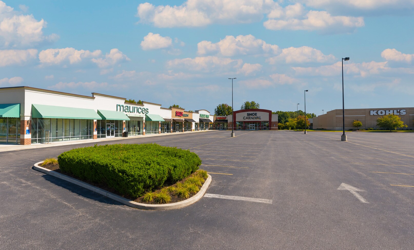 3308 N Wayne St, Angola, IN for Sale