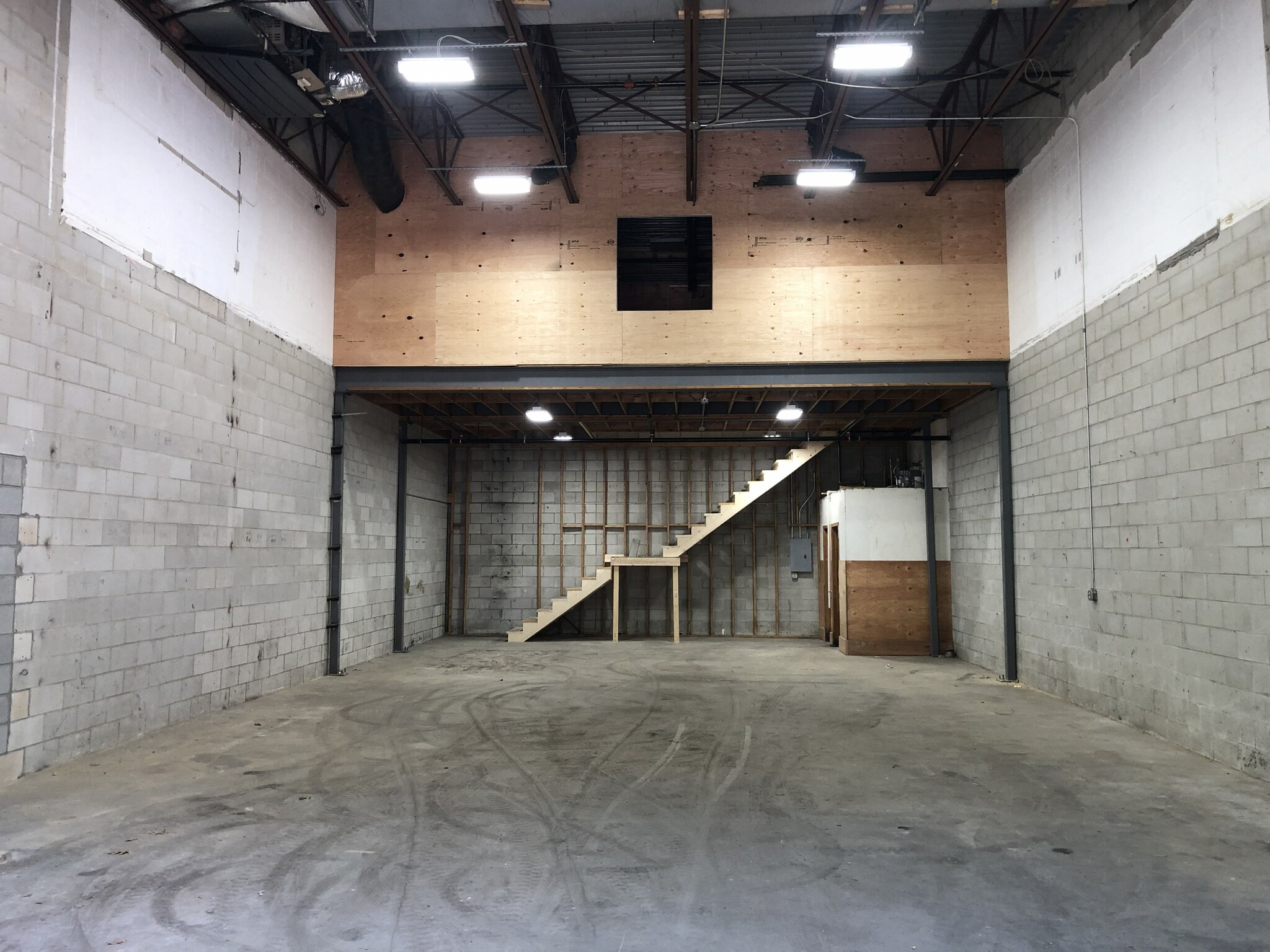 662 Clark Rd, Tewksbury, MA for Rent