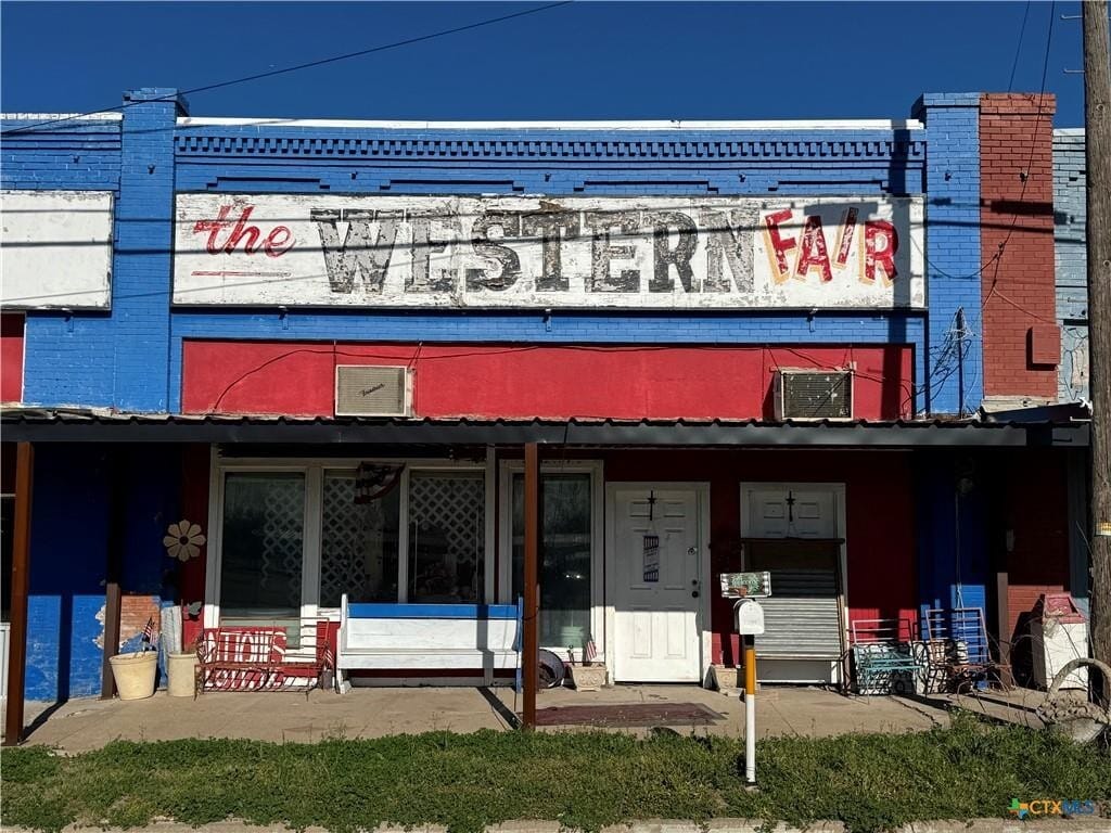 204 E Gassaway, Lott, TX for Sale