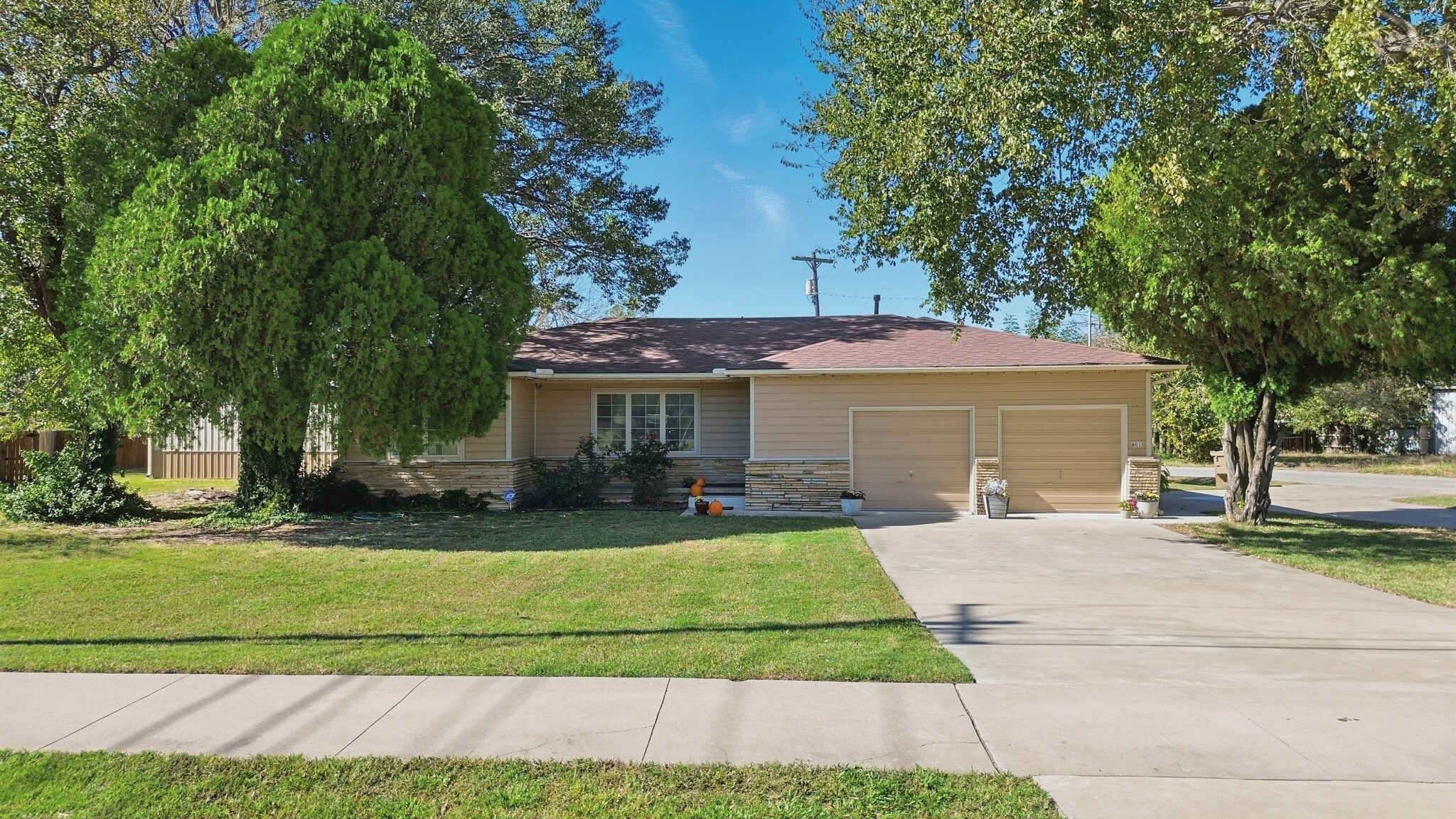 601 S Cherokee St, Catoosa, OK for Sale