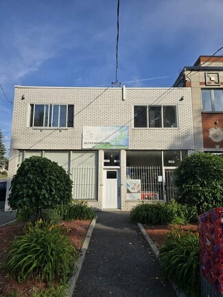 Montréal, QC Specialty - 8166 Boul Gouin E