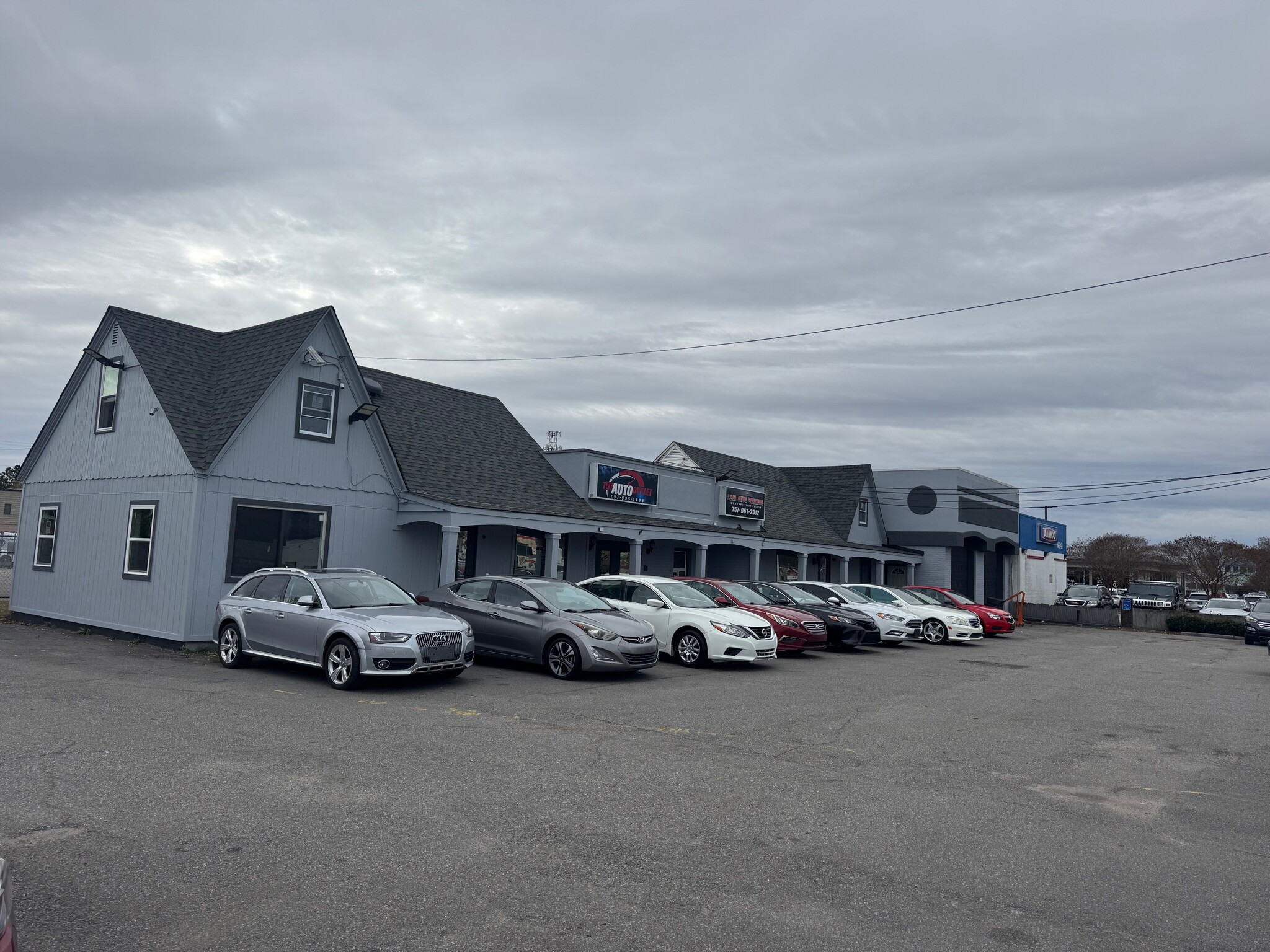 4933-4935 Virginia Beach Blvd, Virginia Beach, VA for Rent