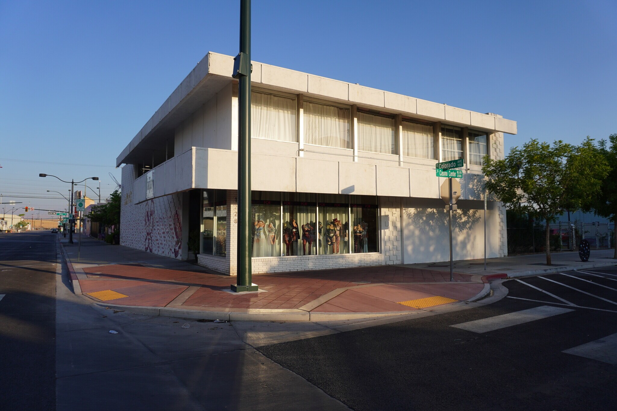 1228 S Casino Center Blvd, Las Vegas, NV for Rent