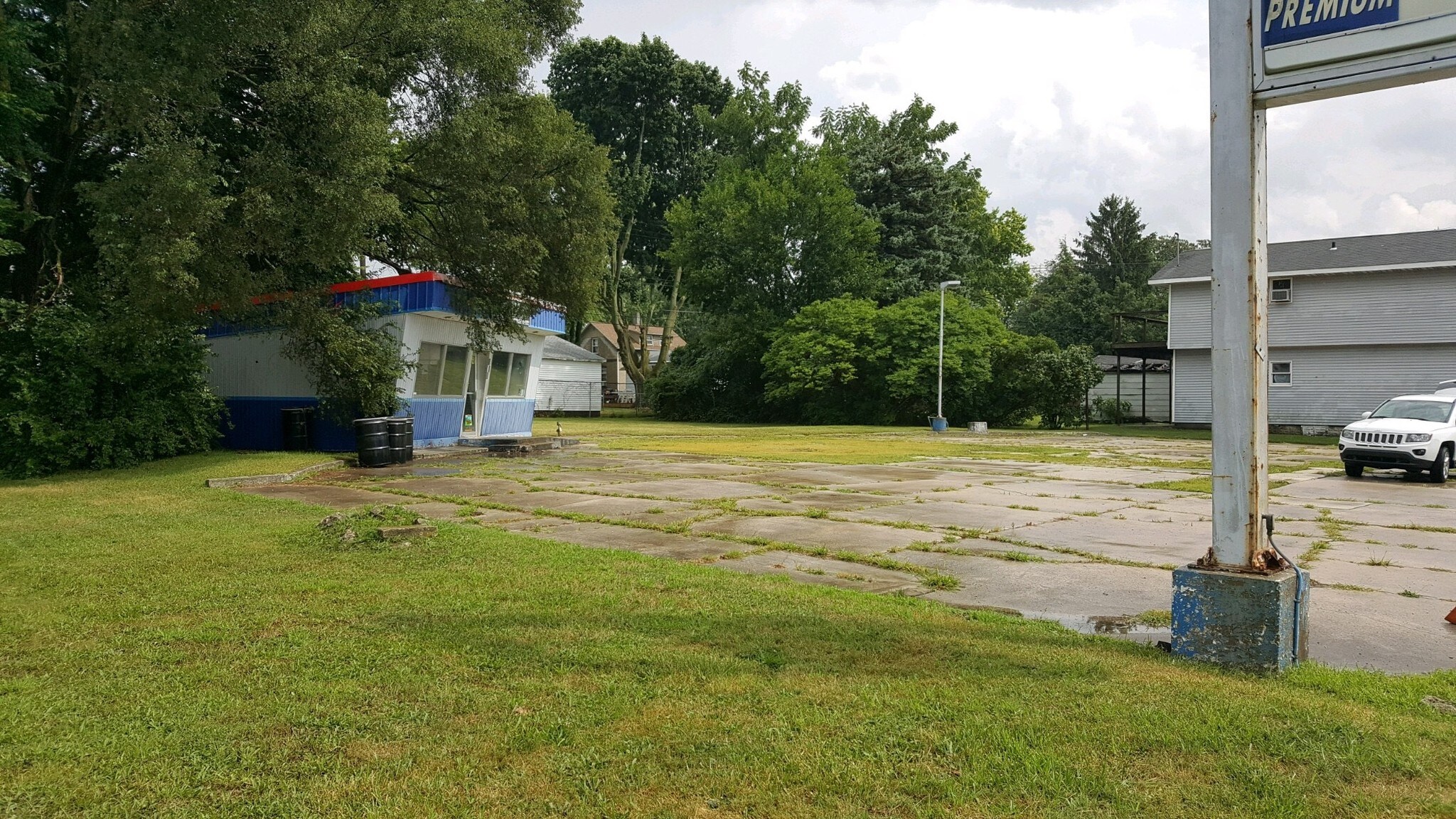 892-896 N County Line St, Fostoria, OH for Sale