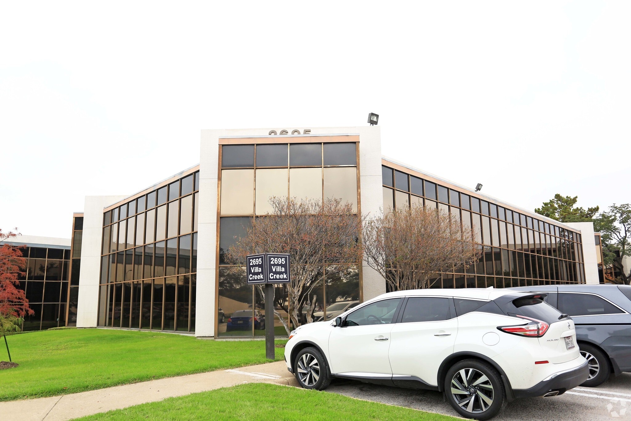 2695 Villa Creek Dr, Dallas, TX for Rent