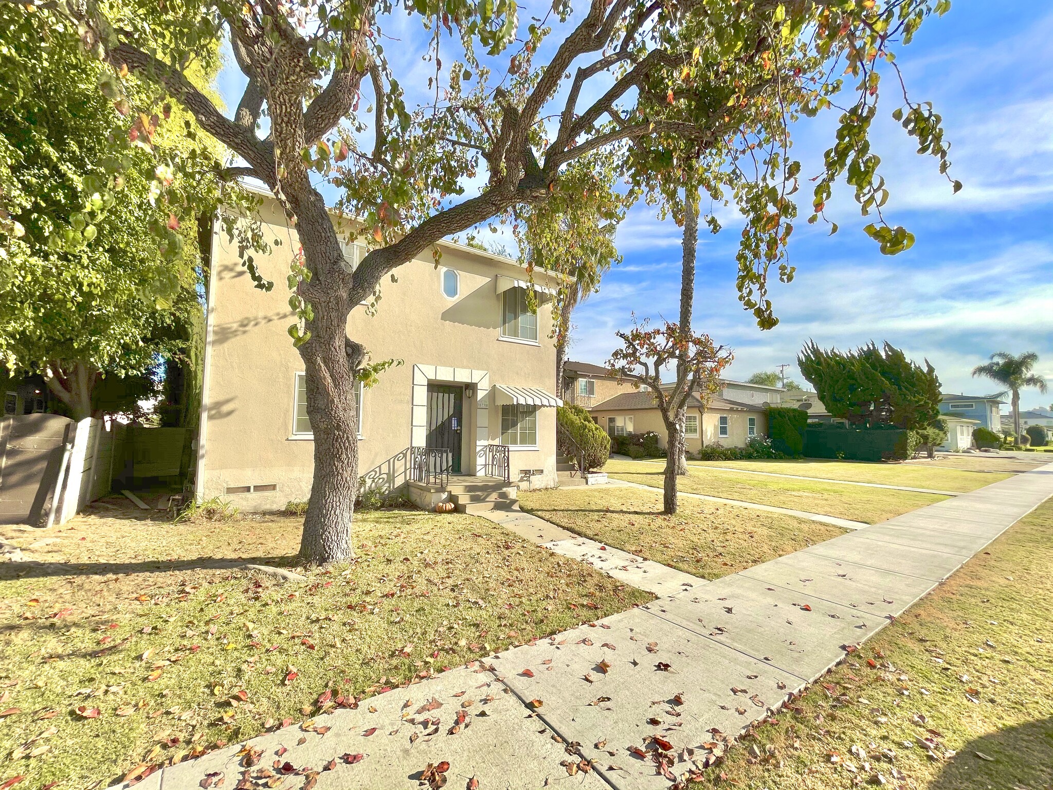 8738 Ramsgate Ave, Los Angeles, CA for Sale