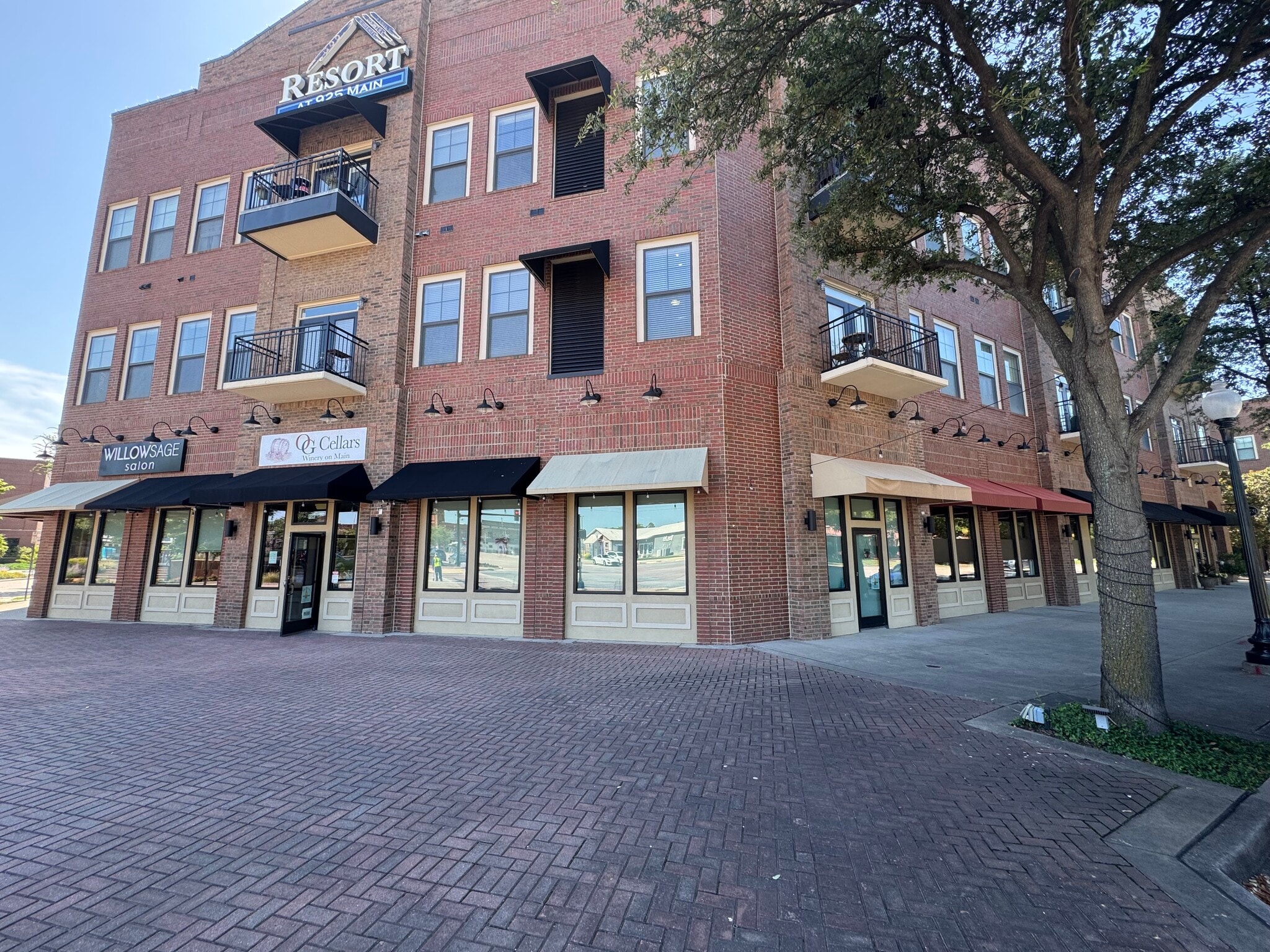 909 S Main St, Grapevine, TX for Rent