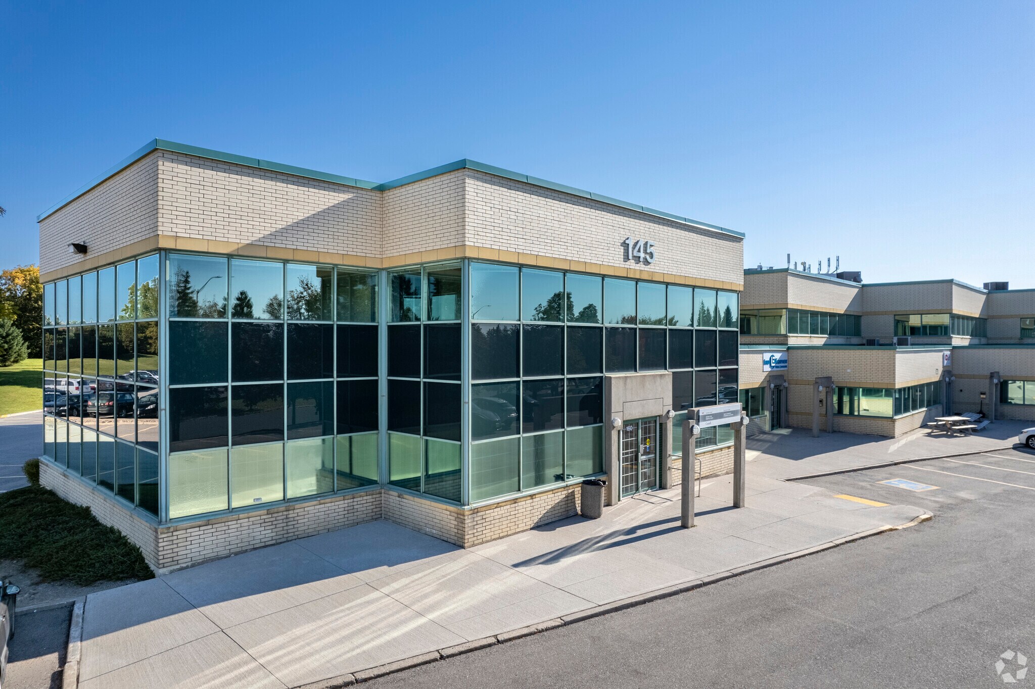 145 Renfrew Dr, Markham, ON for Rent