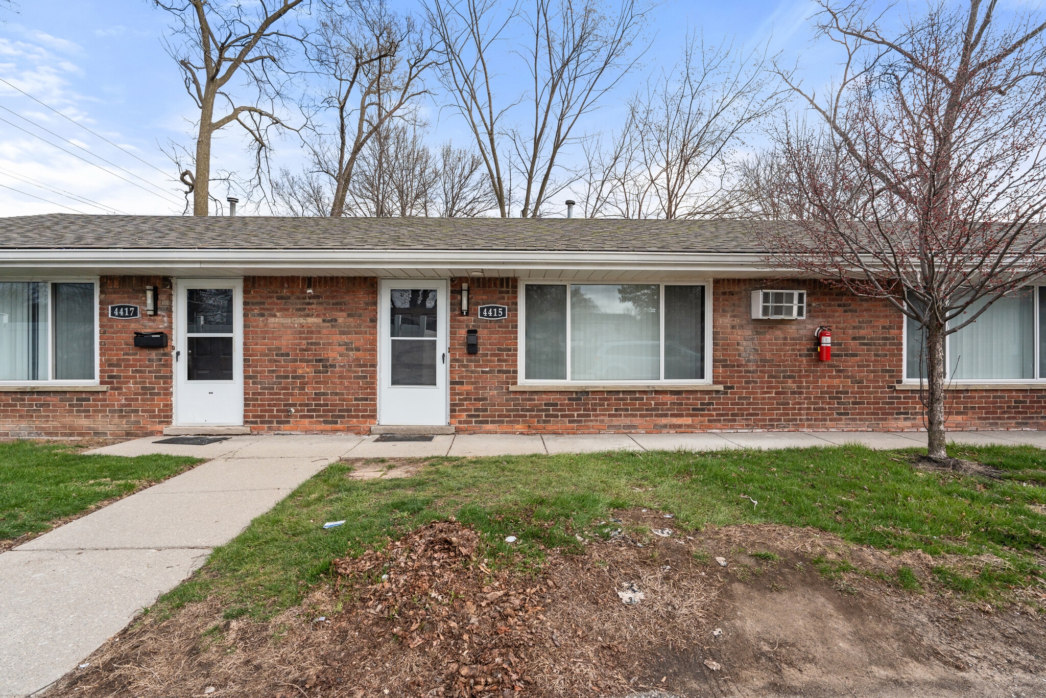 4401 S Crooks Rd, Royal Oak, MI for Sale