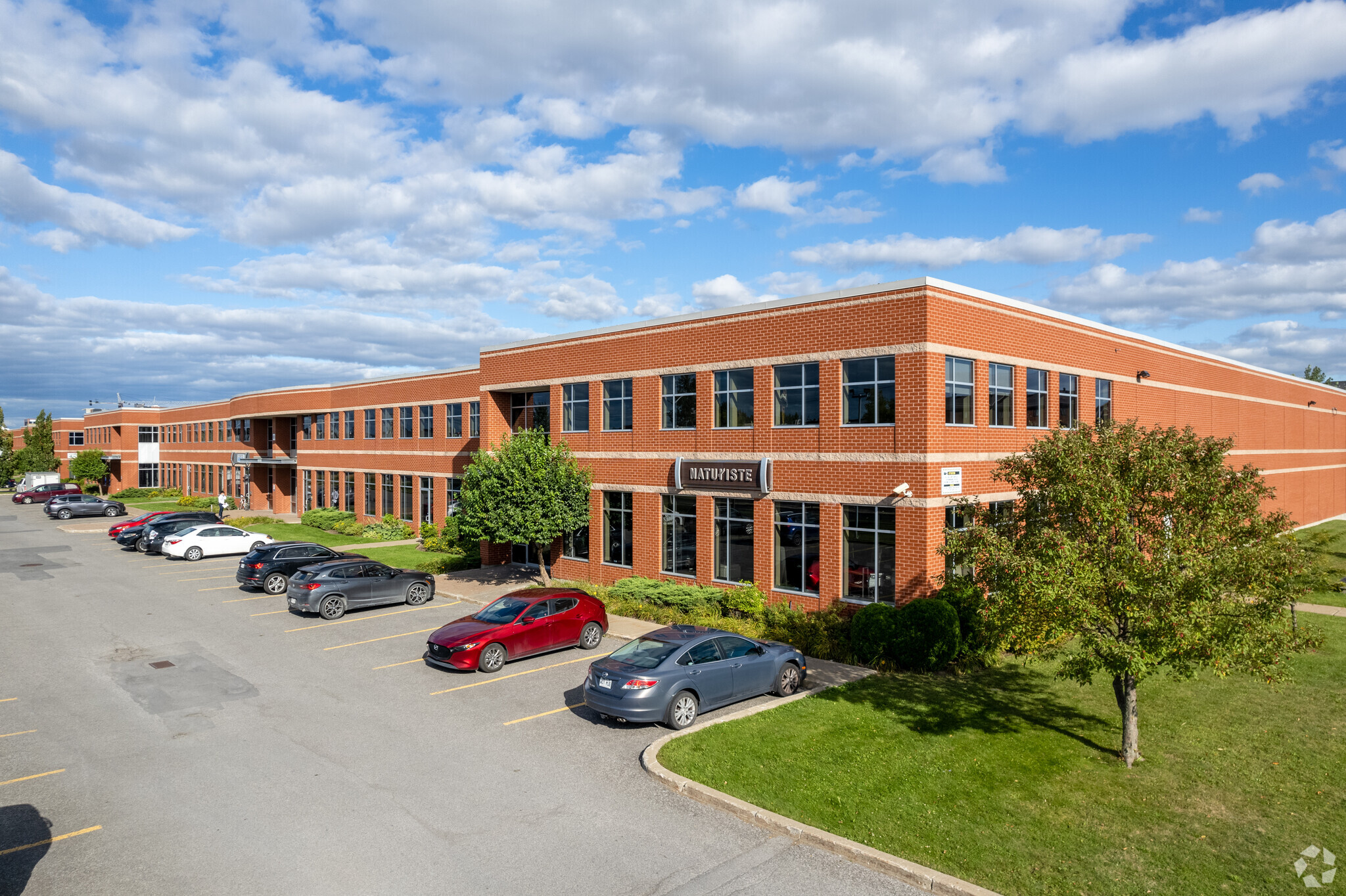 5896-5932 Boul Henri-Bourassa O, Montréal, QC for Rent