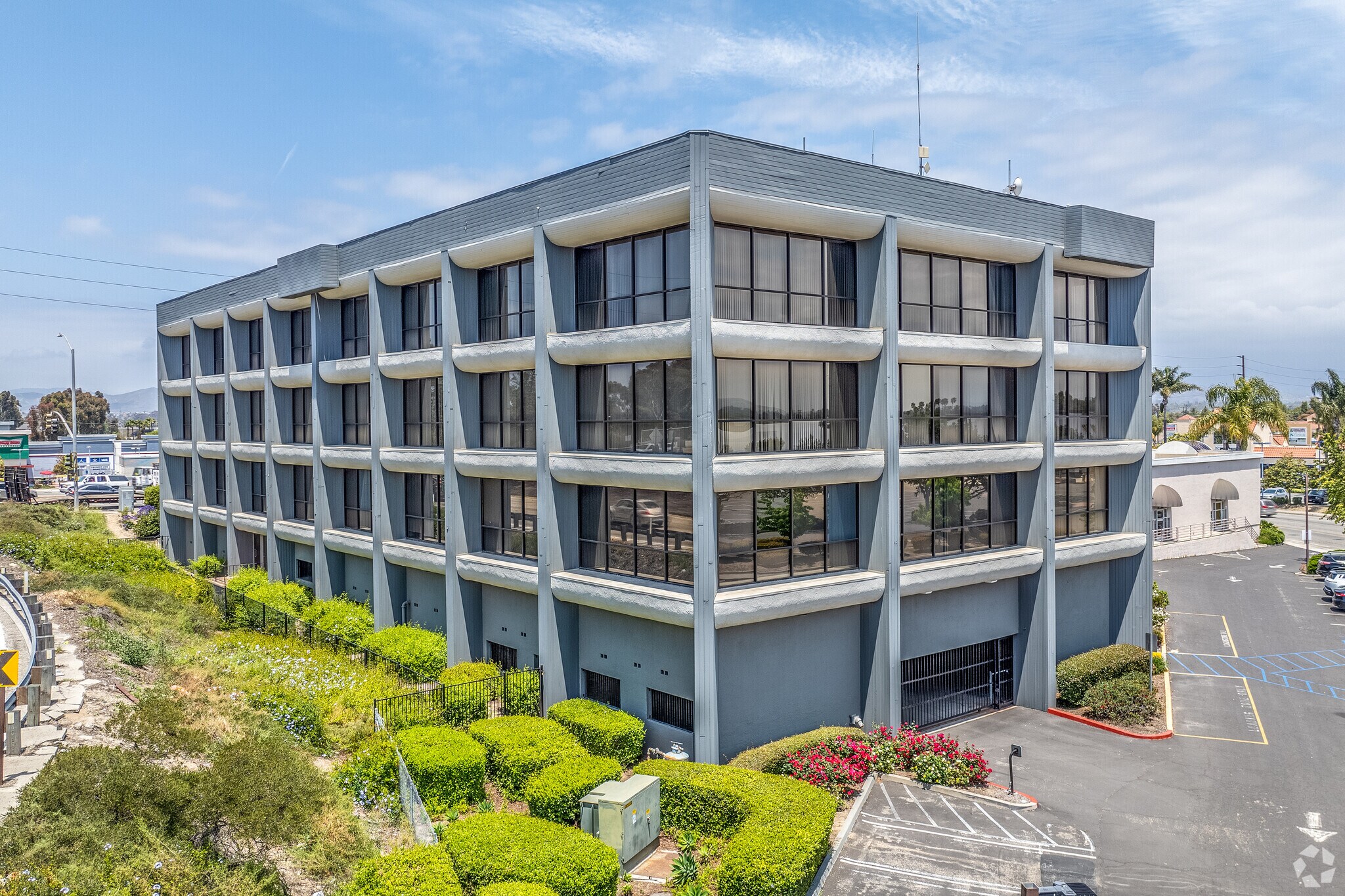 2500 E Vineyard Ave, Oxnard, CA for Sale