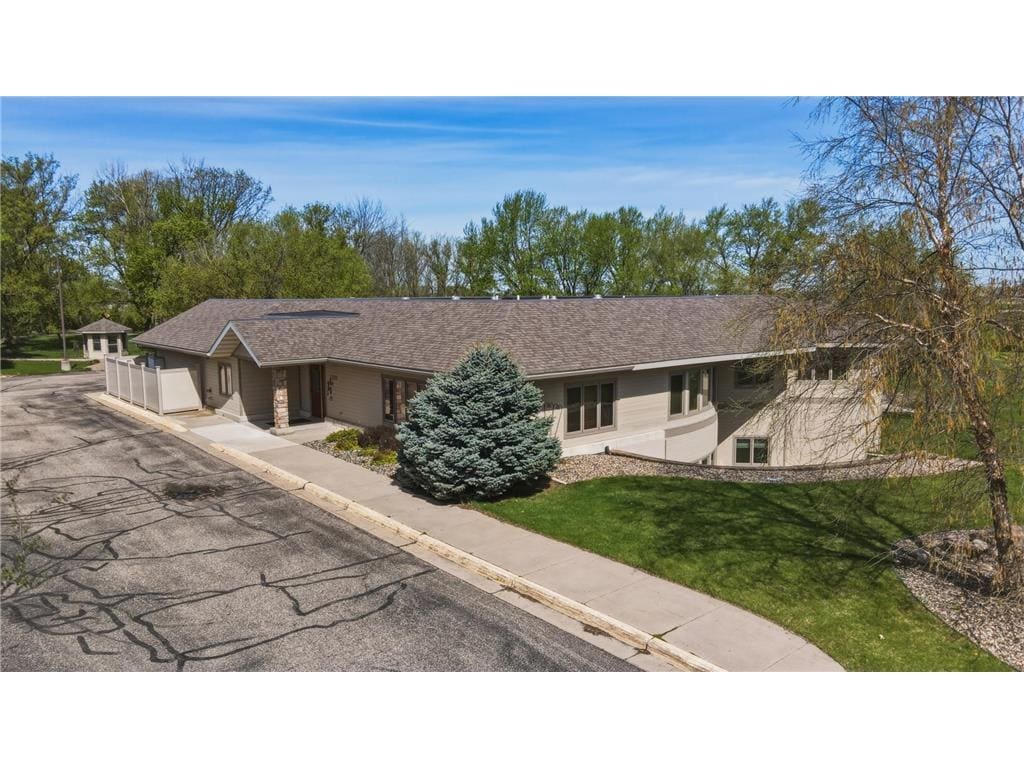 2350 NW 26th St NW, Owatonna, MN for Sale