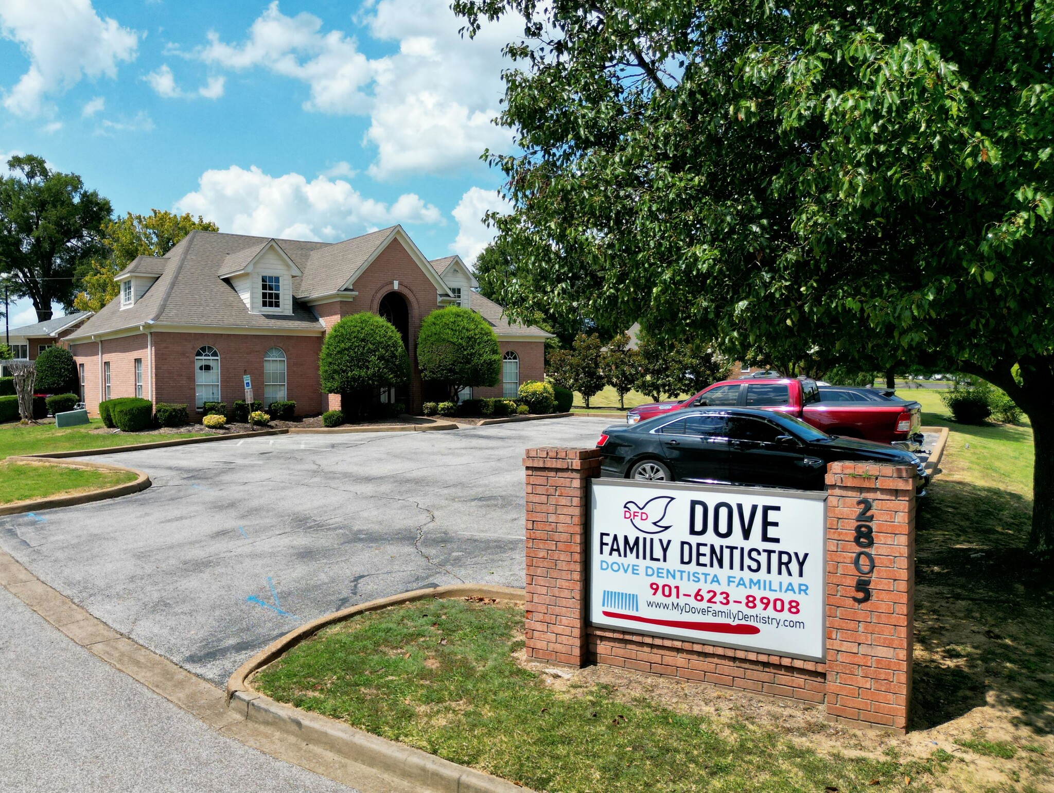 2805 Summer Oaks Dr, Bartlett, TN for Sale