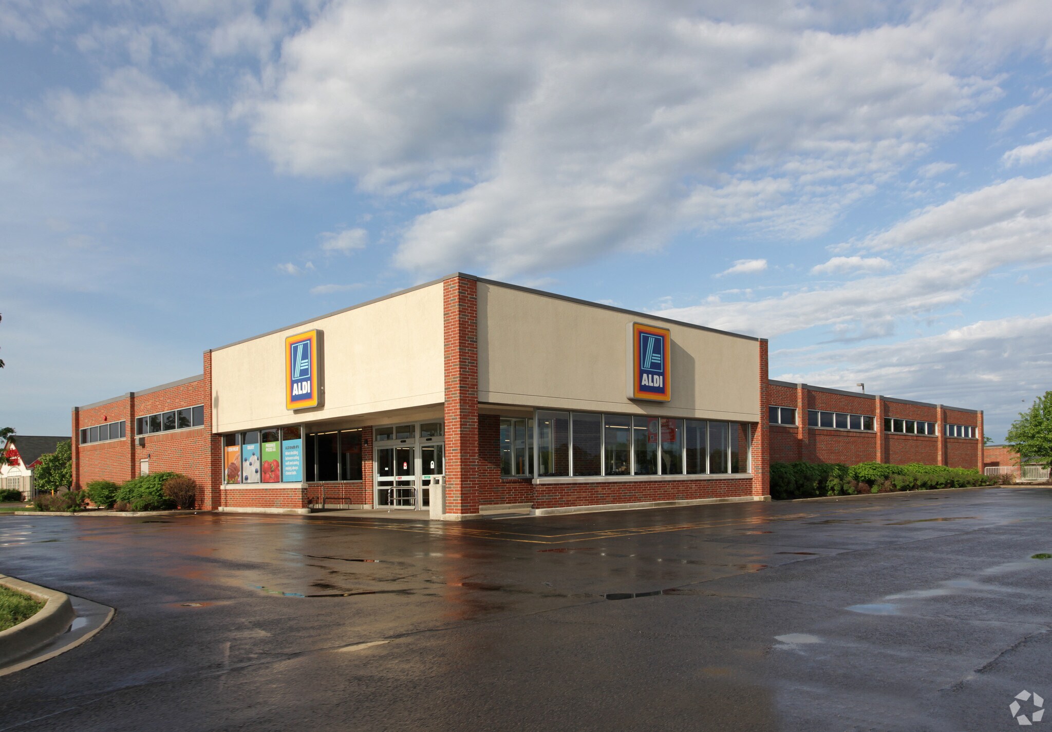 351 Brookview Ln, Bolingbrook, IL for Sale