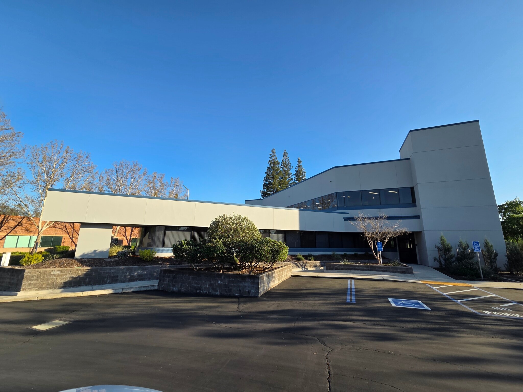 1613 Santa Clara Dr, Roseville, CA for Sale