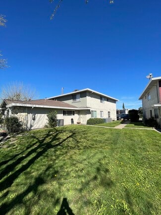 Sacramento, CA Apartments - 4411 Greenholme Dr