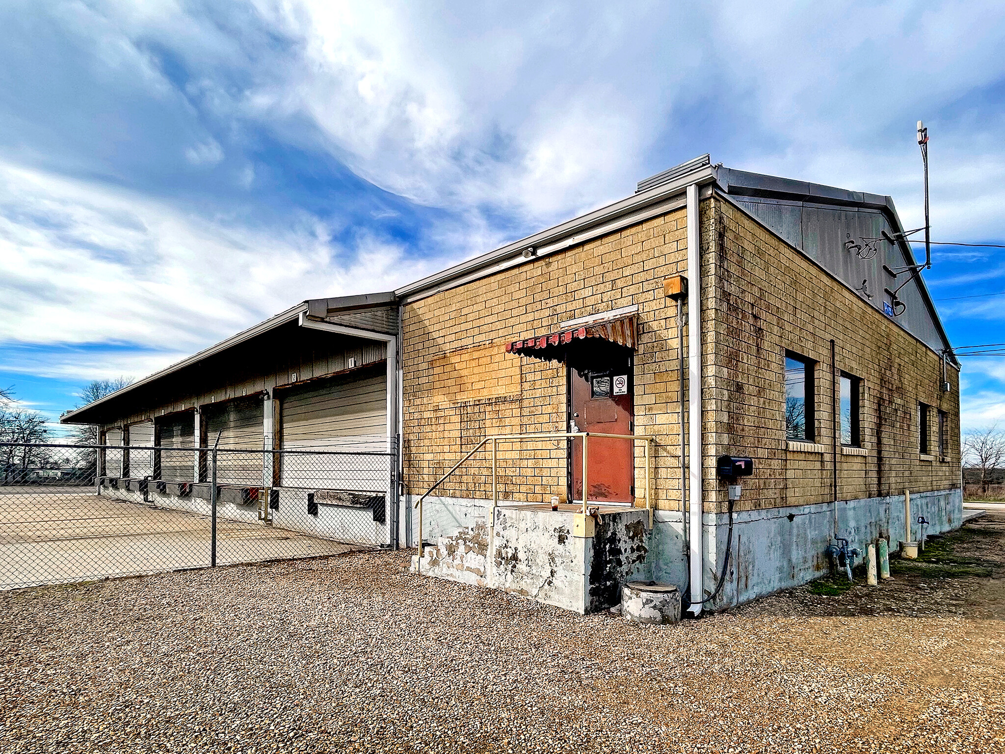 1924 S Church St, Paris, TX for Rent