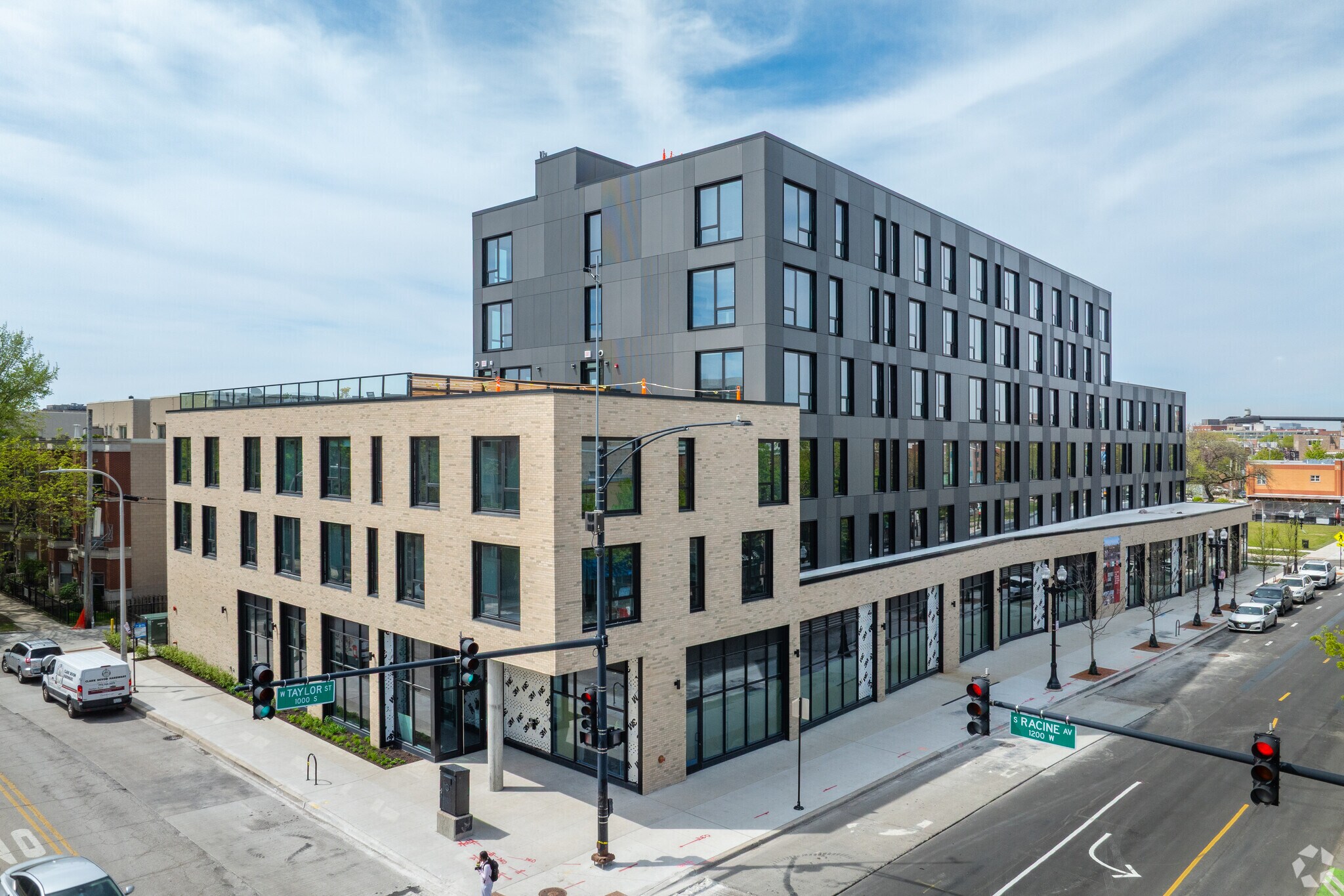 1221 W Taylor St, Chicago, IL for Rent