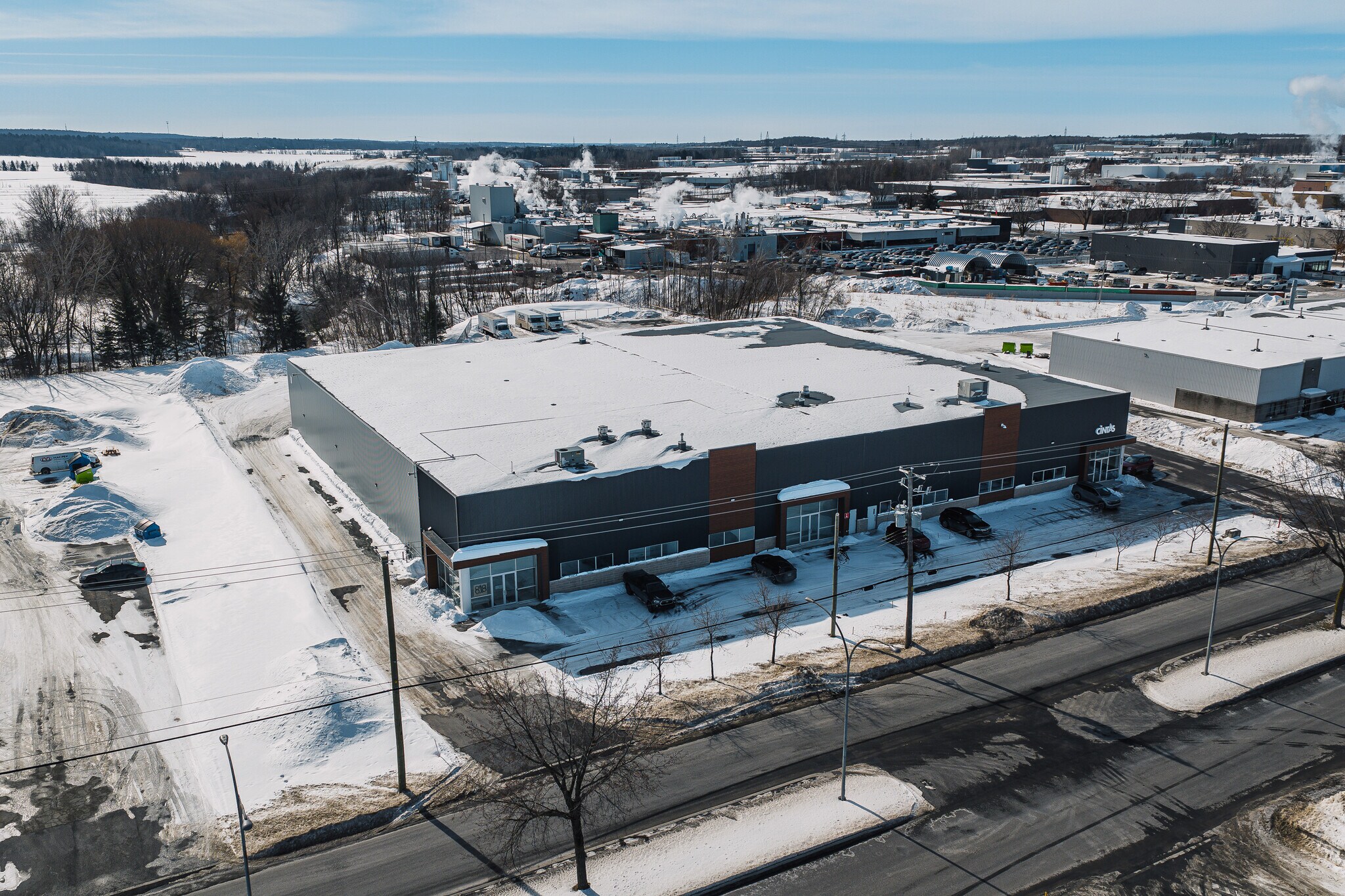 816-818 Boul Industriel, Granby, QC for Rent