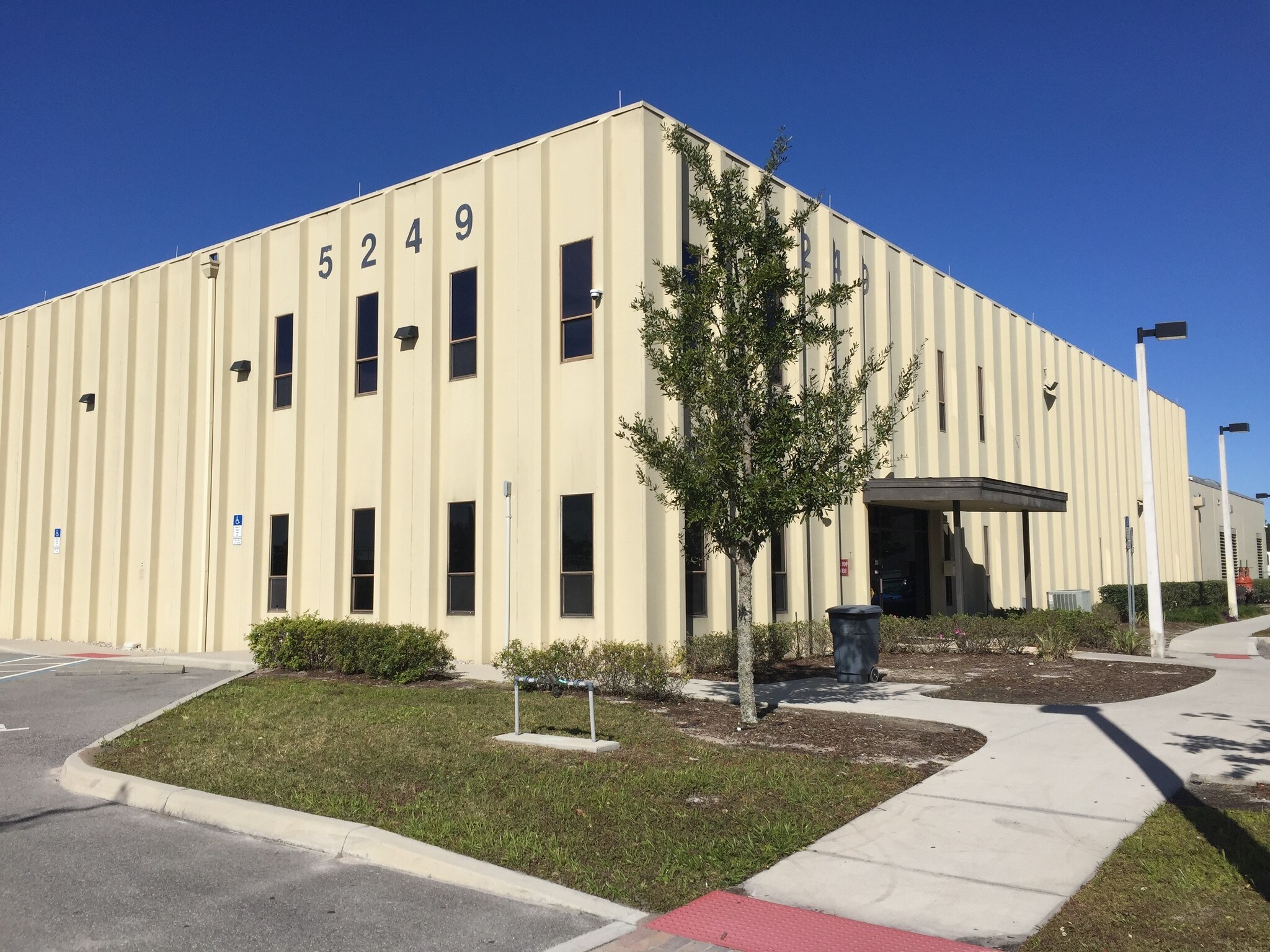 5249 L B McLeod Rd Orlando, FL 32811 Industrial Property for Sale on