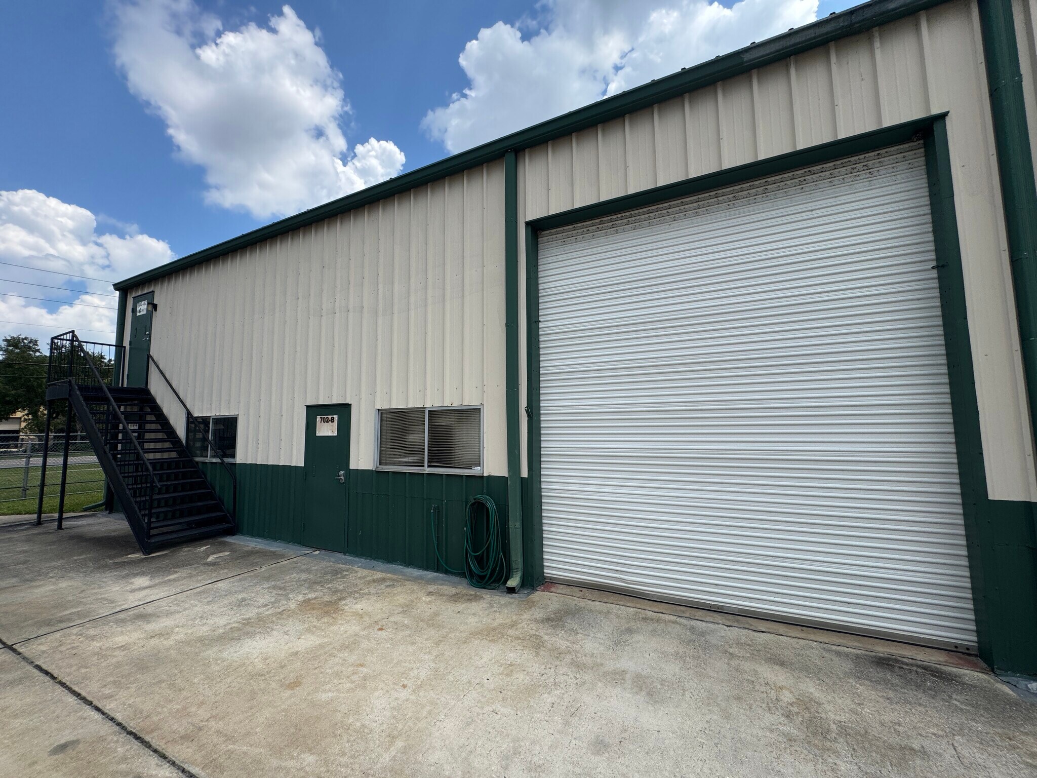702 W Park Ave, Edgewater, FL for Rent