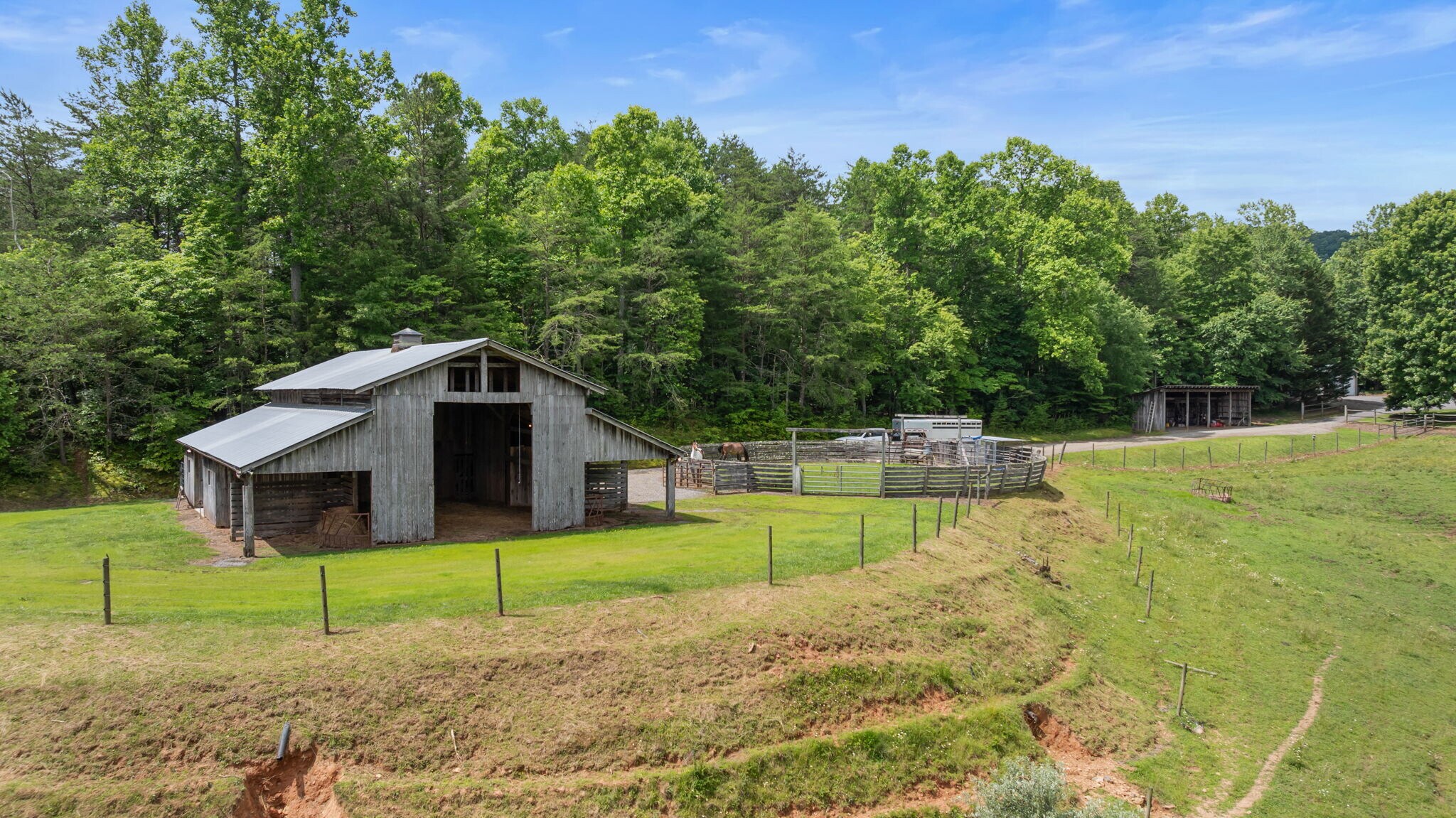 102 Cross Creek Ln, Warne, NC for Sale