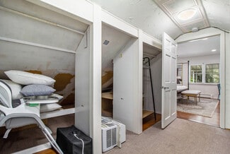 Clarkston, MI Hospitality - 155 N Main St