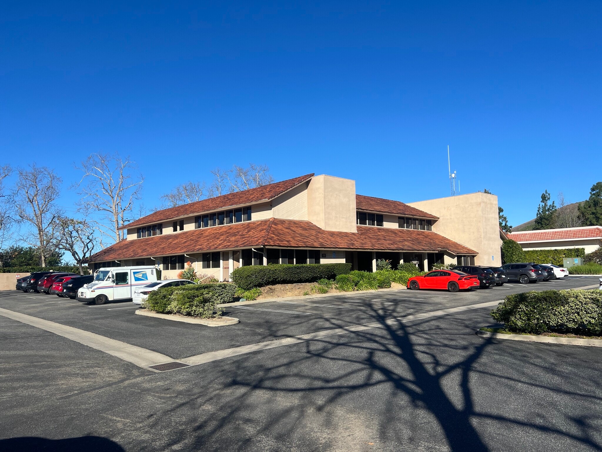 141 Duesenberg Dr, Thousand Oaks, CA for Sale