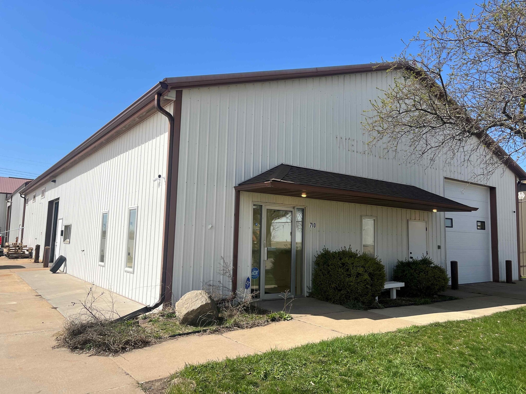 710 49th St, Marion, IA for Sale