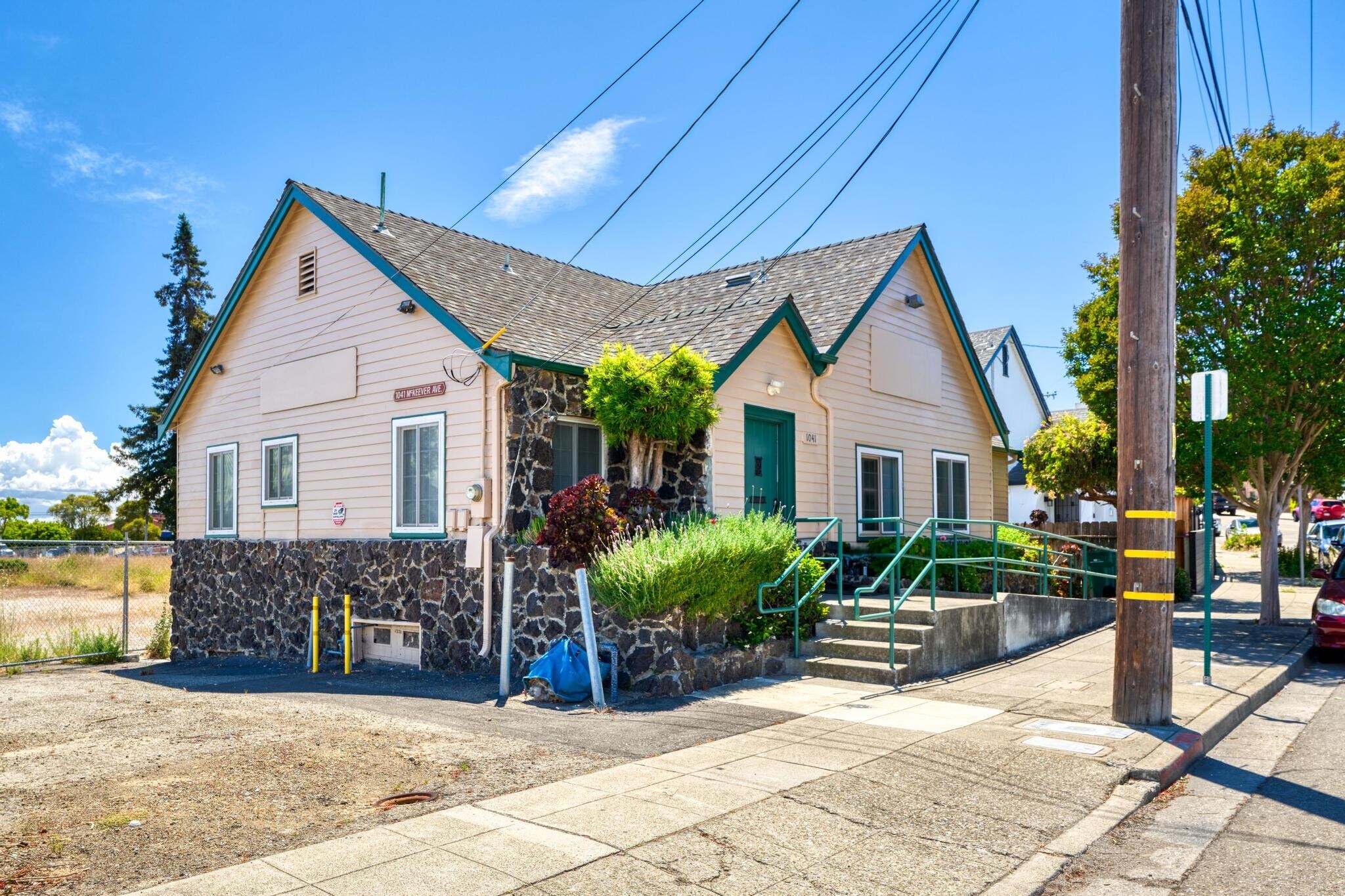 1041 McKeever Ave, Hayward, CA for Sale