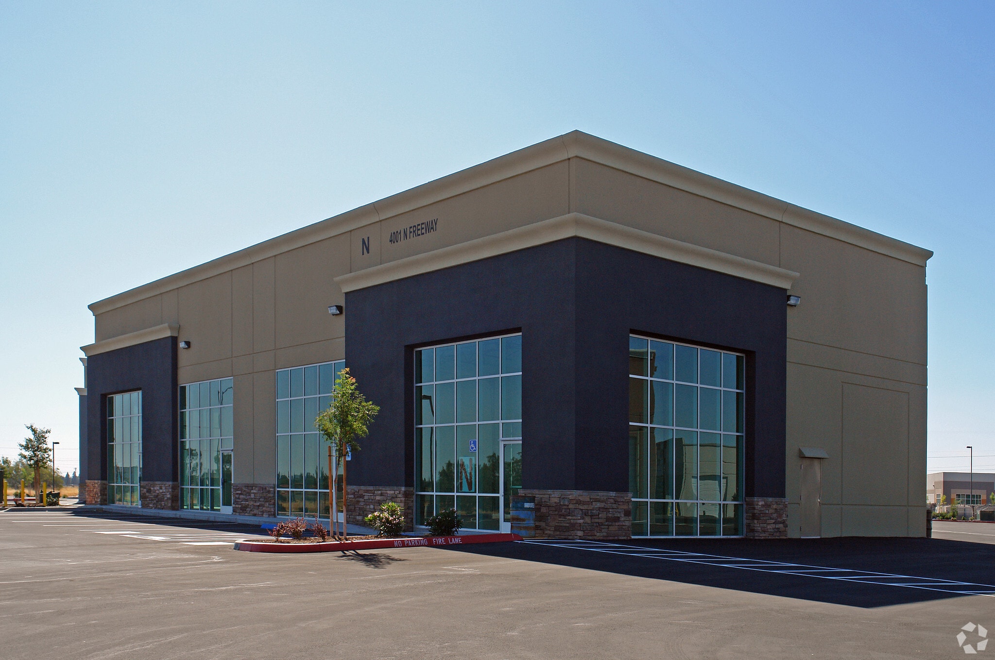 3995 N Freeway Blvd, Sacramento, CA for Sale