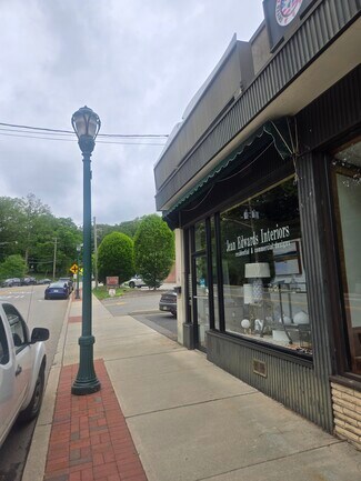 Ho Ho Kus, NJ Retail - 14 N Franklin Tpke