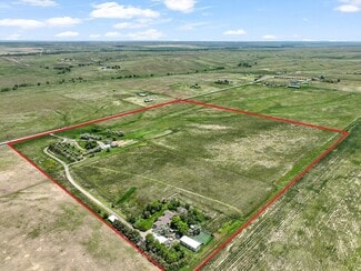 Watkins, CO Veterinarian/Kennel - 1335 S Kio St
